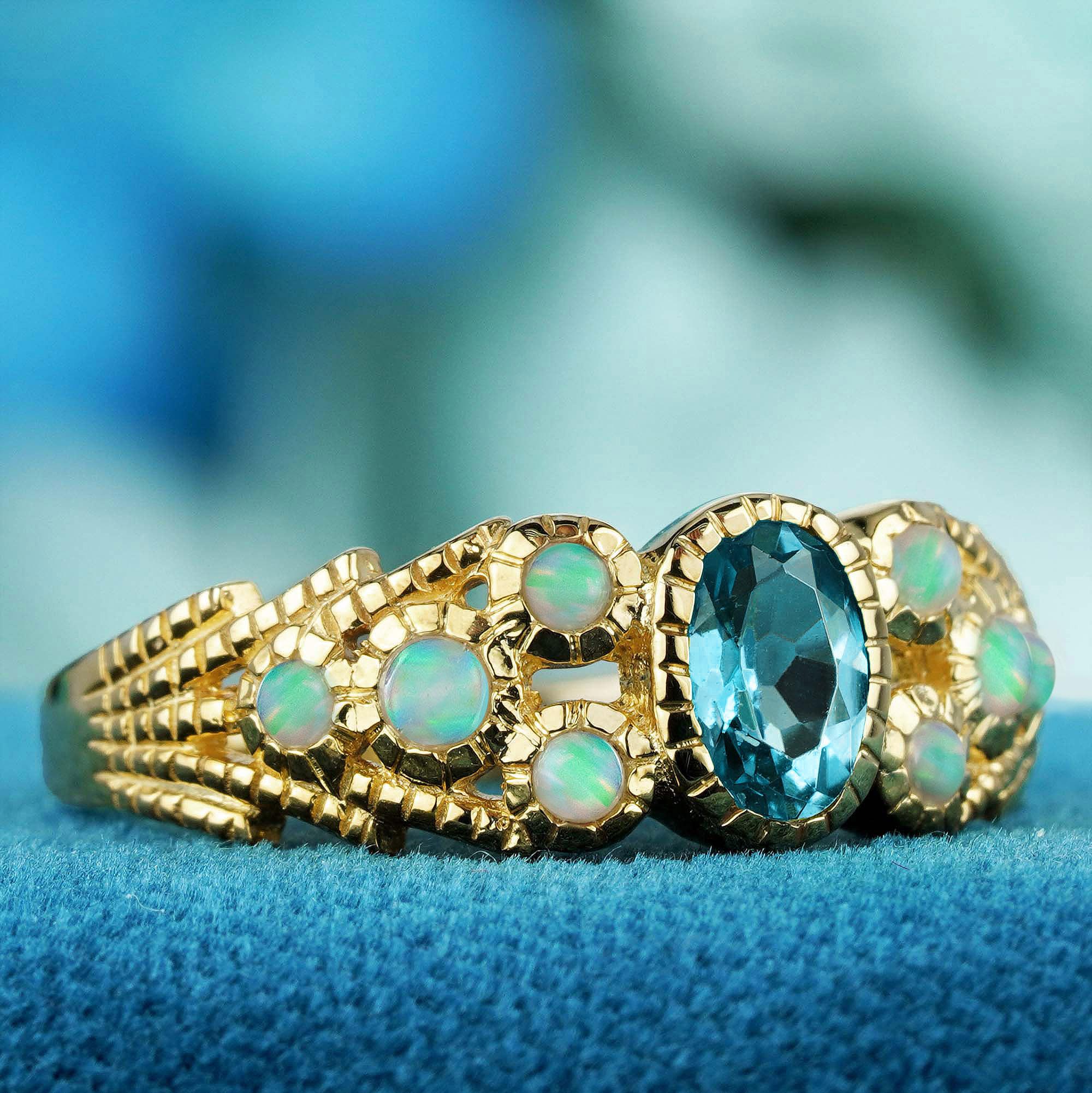 Londoner Vintage-Ring aus massivem 9 Karat Gelbgold mit blauem Topas und Opal im Vintage-Stil (Edwardian) im Angebot