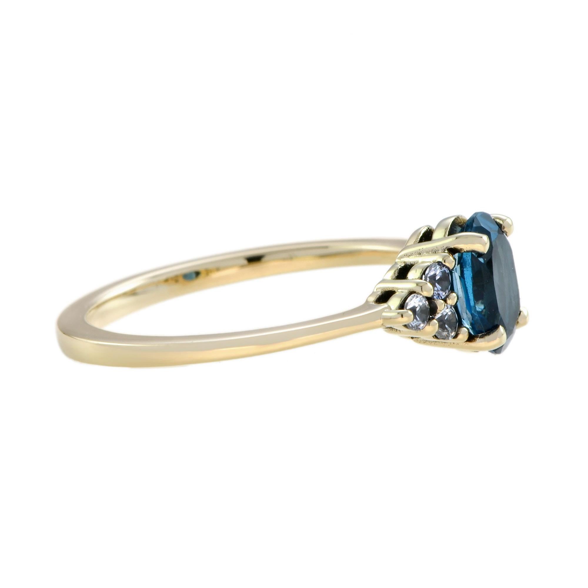 Bague solitaire de style vintage en or 9 carats avec topaze bleue et saphir blanc de Londres Pour femmes en vente
