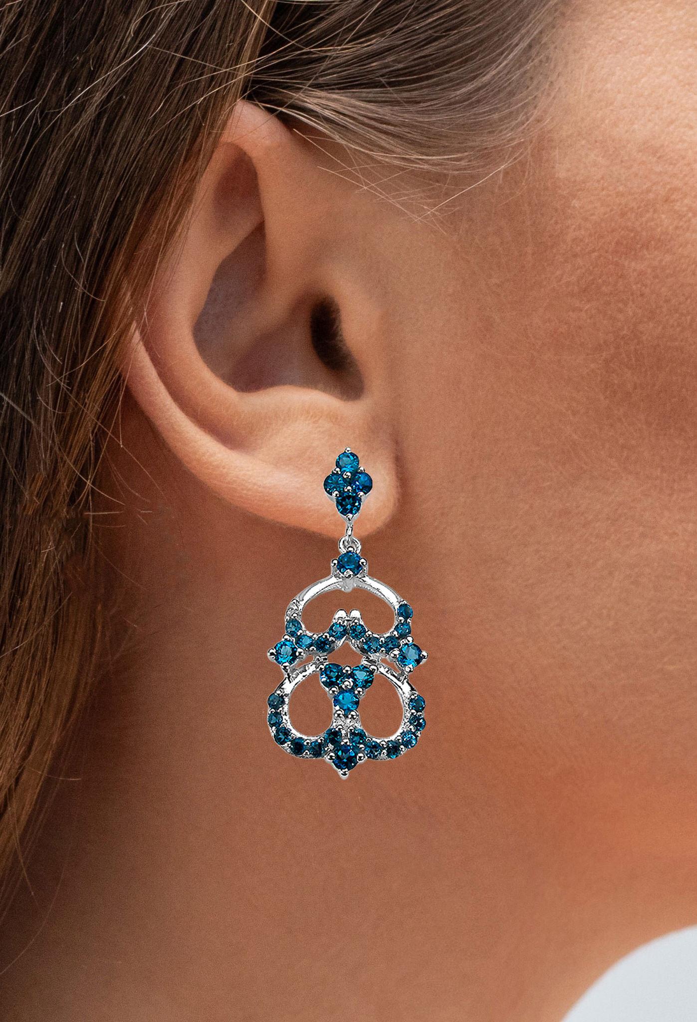 Taglio rotondo Orecchini pendenti con topazio blu di Londra 4,8 carati A. Silver in vendita