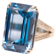 London Blue Topaz Diamond Cocktail Ring en or blanc 18k