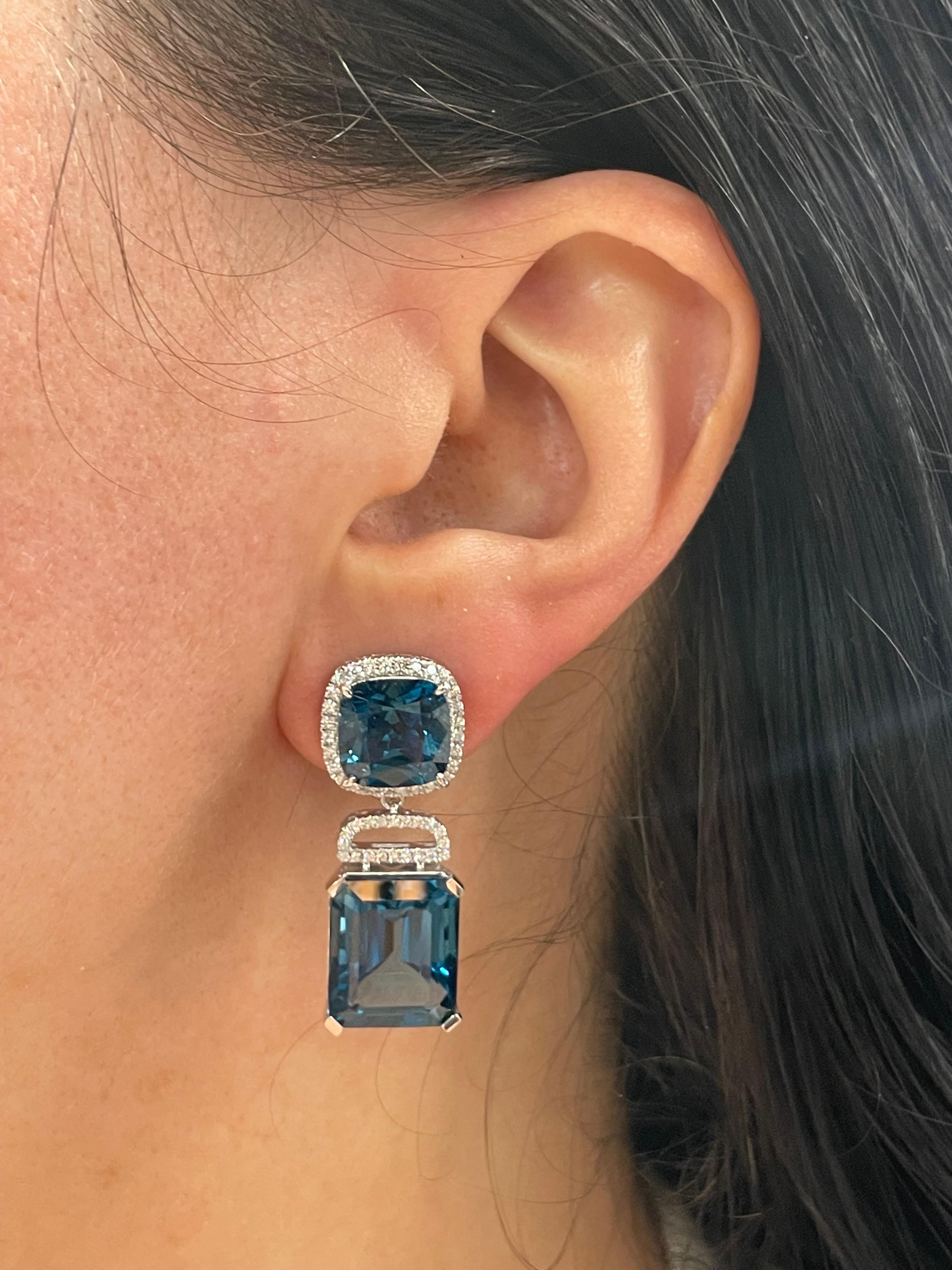 London Blauer Topas Diamant-Halo-Tropfen-Ohrringe 35,72 CTTW 14 Karat Weißgold Damen im Angebot