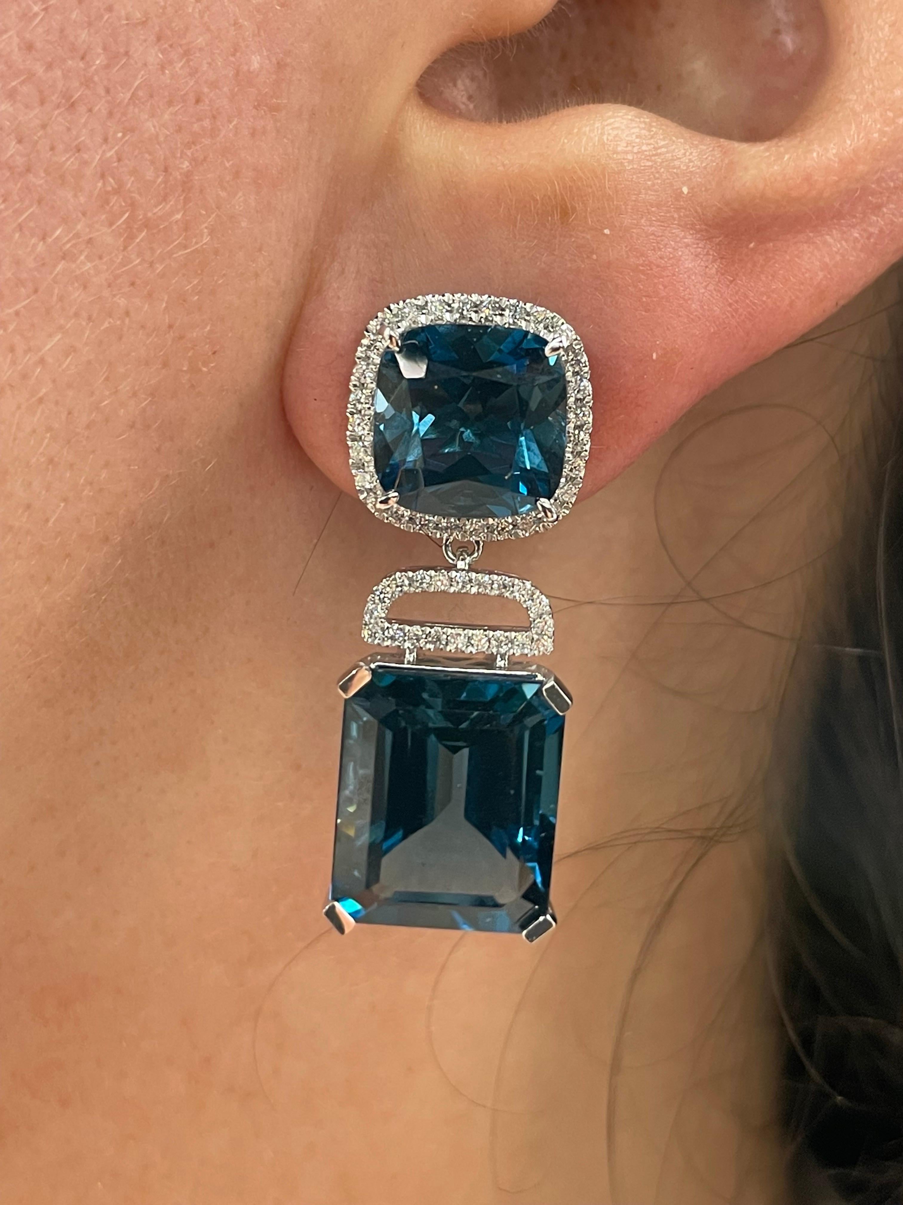 London Blauer Topas Diamant-Halo-Tropfen-Ohrringe 35,72 CTTW 14 Karat Weißgold im Angebot 2