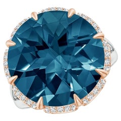 Cocktailring mit London-Blue-Topas und Blumenmotiv aus 14-karätigem Weiß- und Roségold