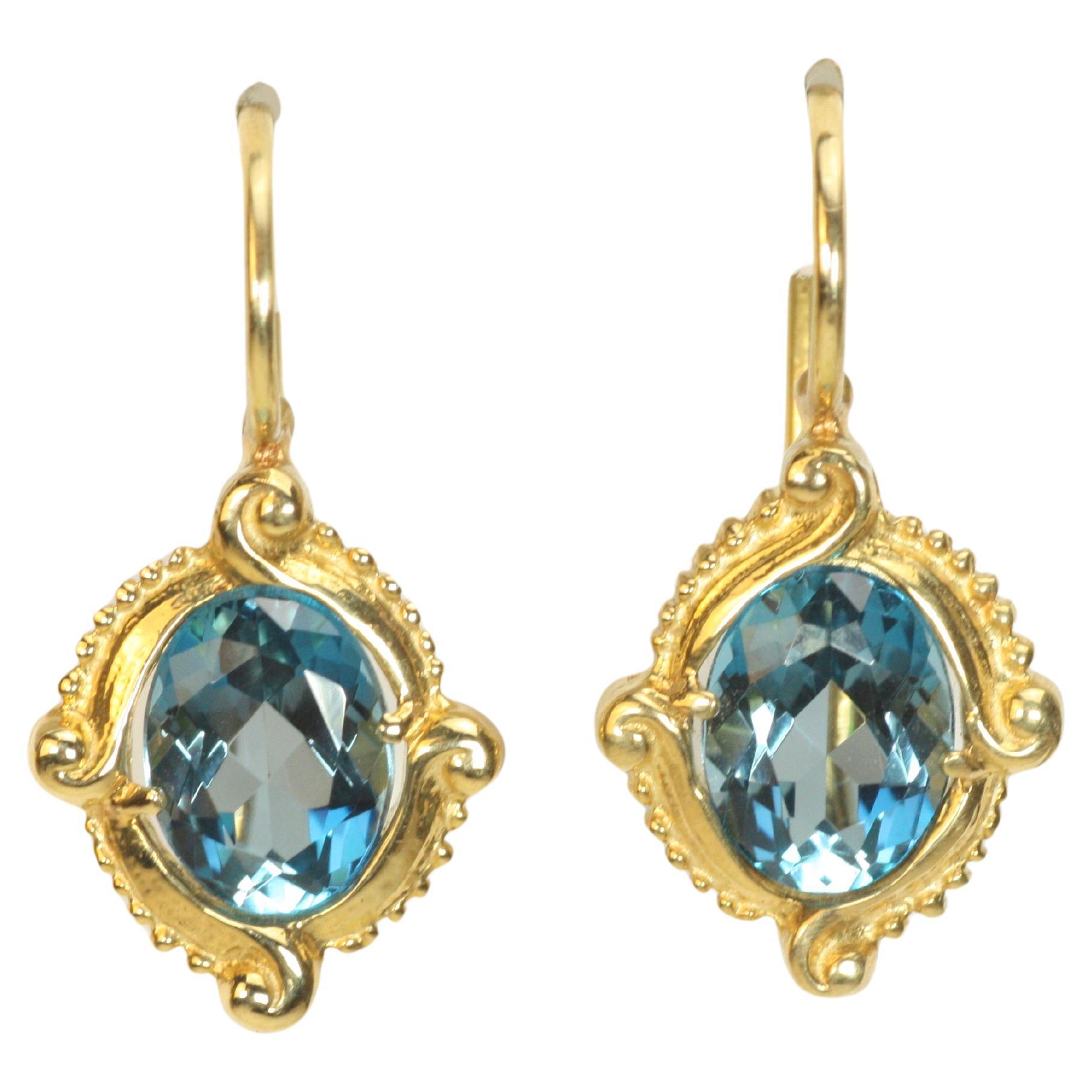 Londoner Blauer Topas „Four Winds“ Ohrringe aus 14 Karat Gelbgold von Bracken Jewelers