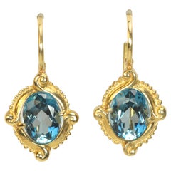 Londoner Blauer Topas „Four Winds“ Ohrringe aus 14 Karat Gelbgold von Bracken Jewelers
