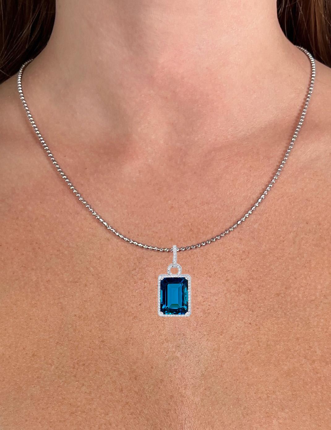 Contemporary London Blue Topaz Pendant Necklace With Diamonds 14.47 Carats 18K White Gold For Sale