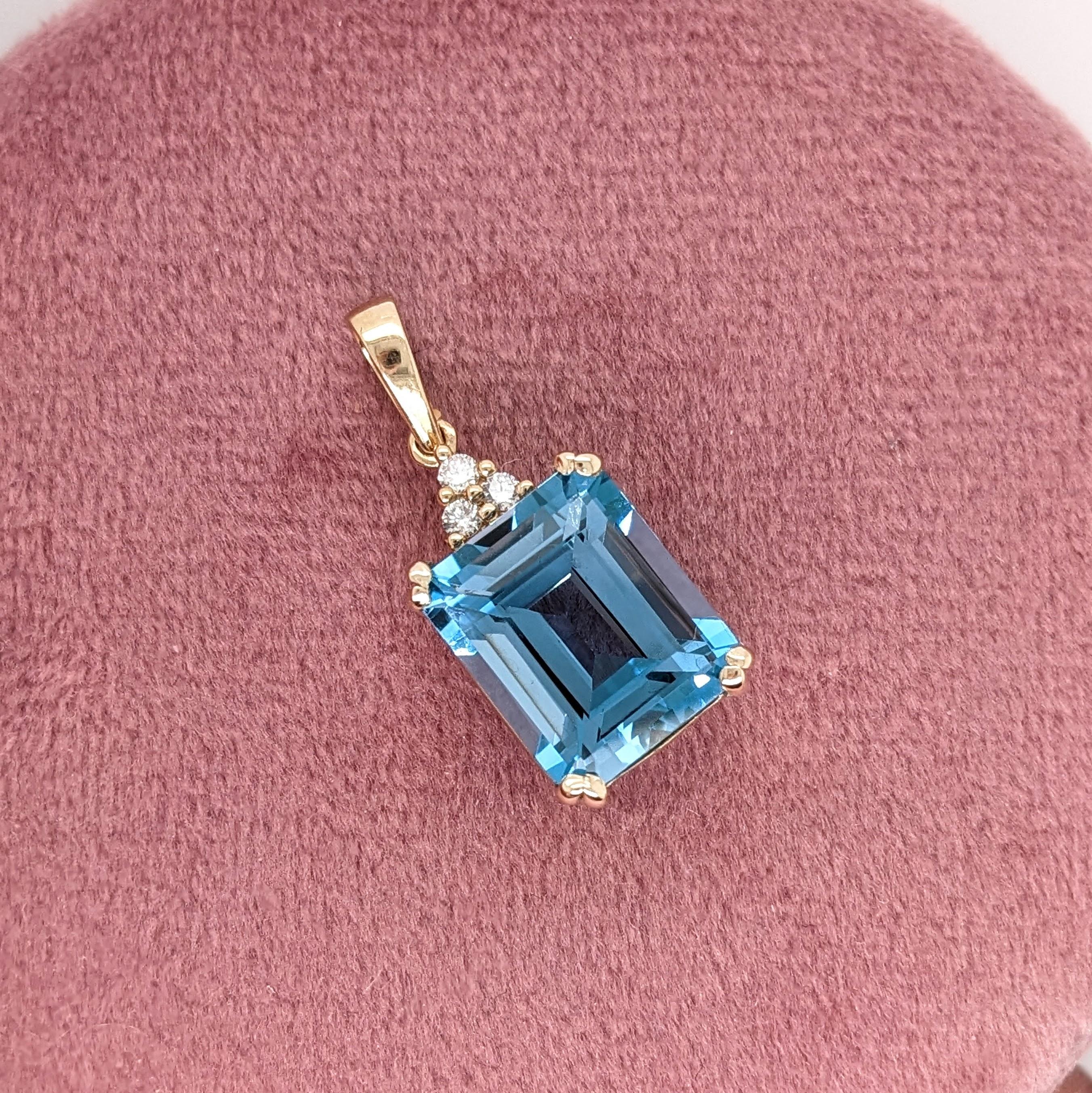 7.5ct London Blue Topaz Pendant w Natural Diamonds in Solid 14K Gold EM 12x10 In New Condition In Columbus, OH
