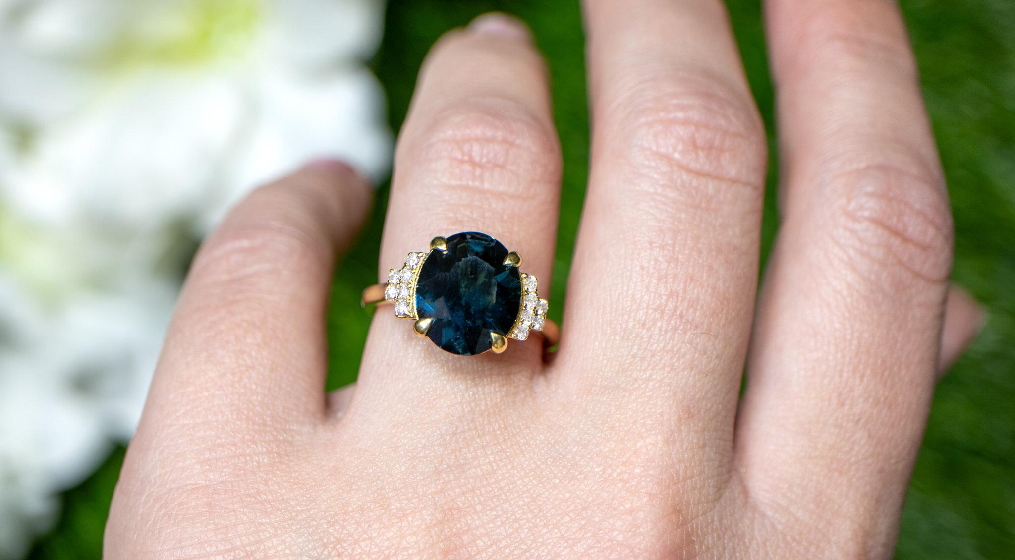 Contemporary London Blue Topaz Ring Diamond Setting 4.7 Carats 18K Yellow Gold For Sale