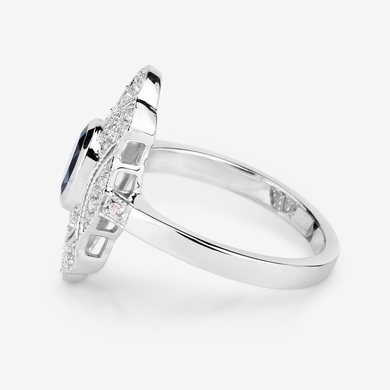 London Blue Topaz Ring White Topaz 1.31 Carats Sterling Silver In Excellent Condition For Sale In Aliso Viejo, CA