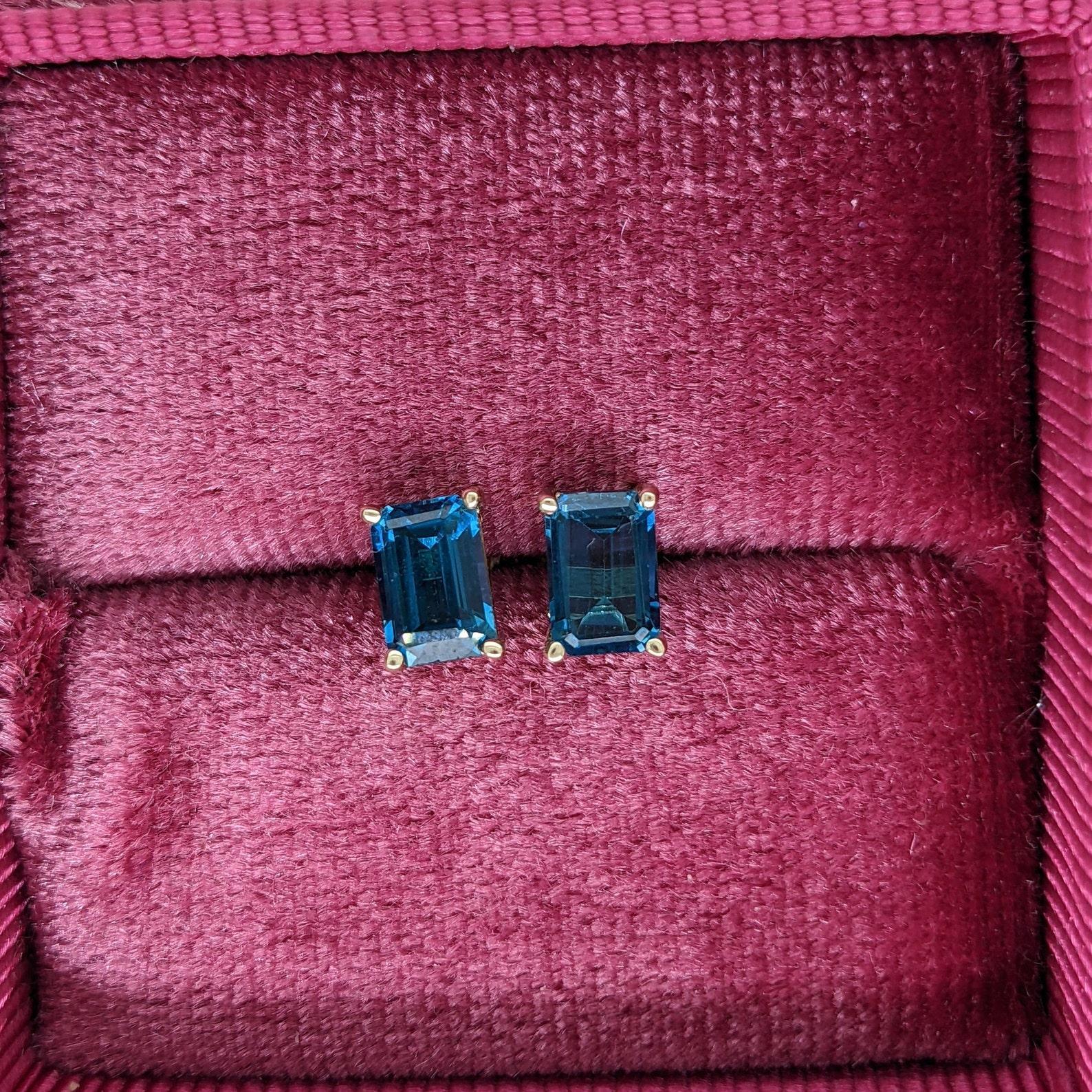 Clous d'oreilles solitaires London en or massif 14 carats, taille émeraude 6 x 4 mm en vente 1