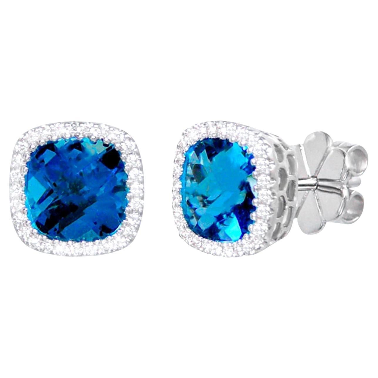 Clous d'oreilles Londres en or blanc 18 carats avec topaze bleue et halo de diamants de 3,40 carats en vente
