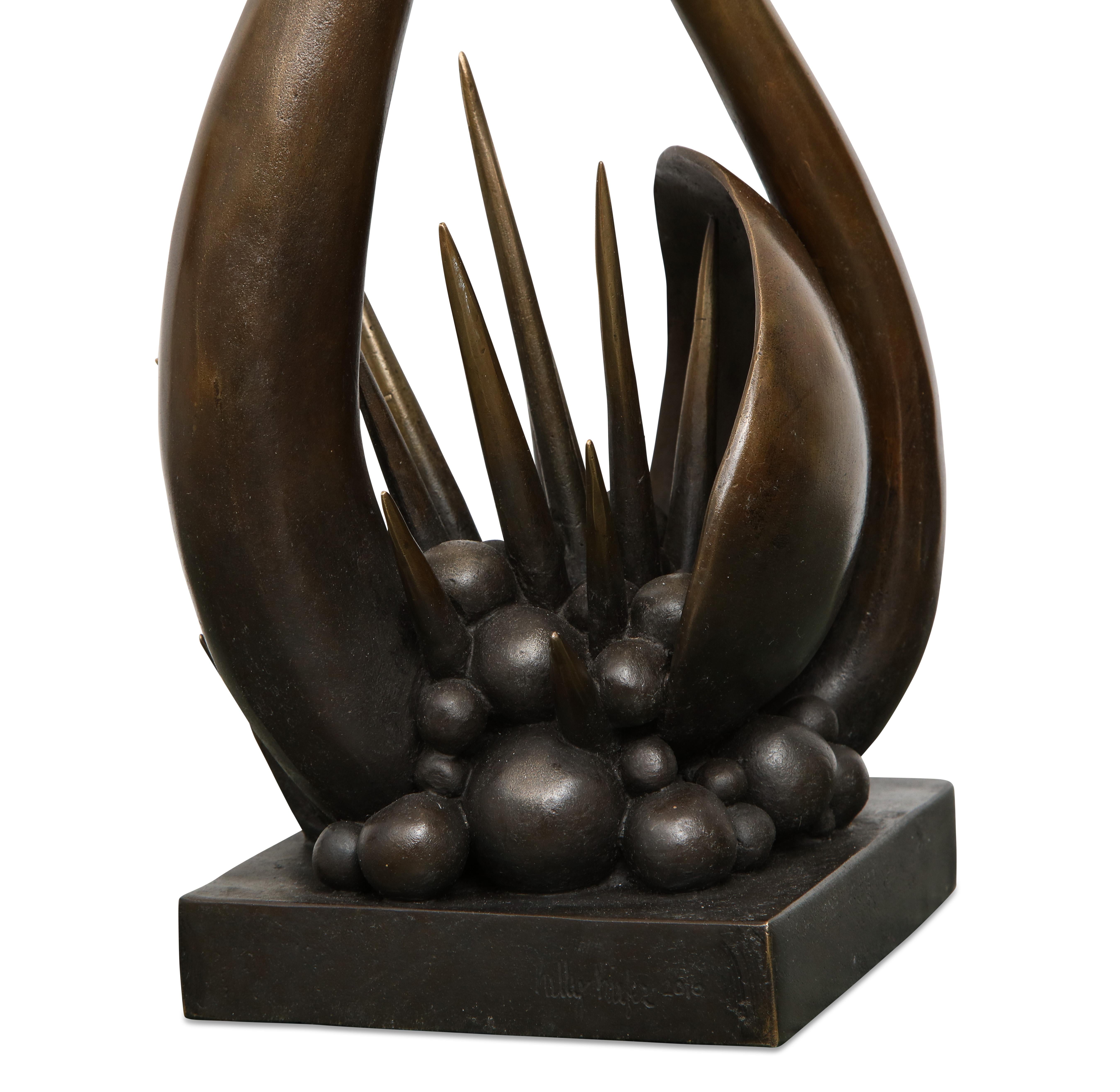 „London“ Lampe aus Bronzeguss von Kelly Kiefer (Moderne) im Angebot