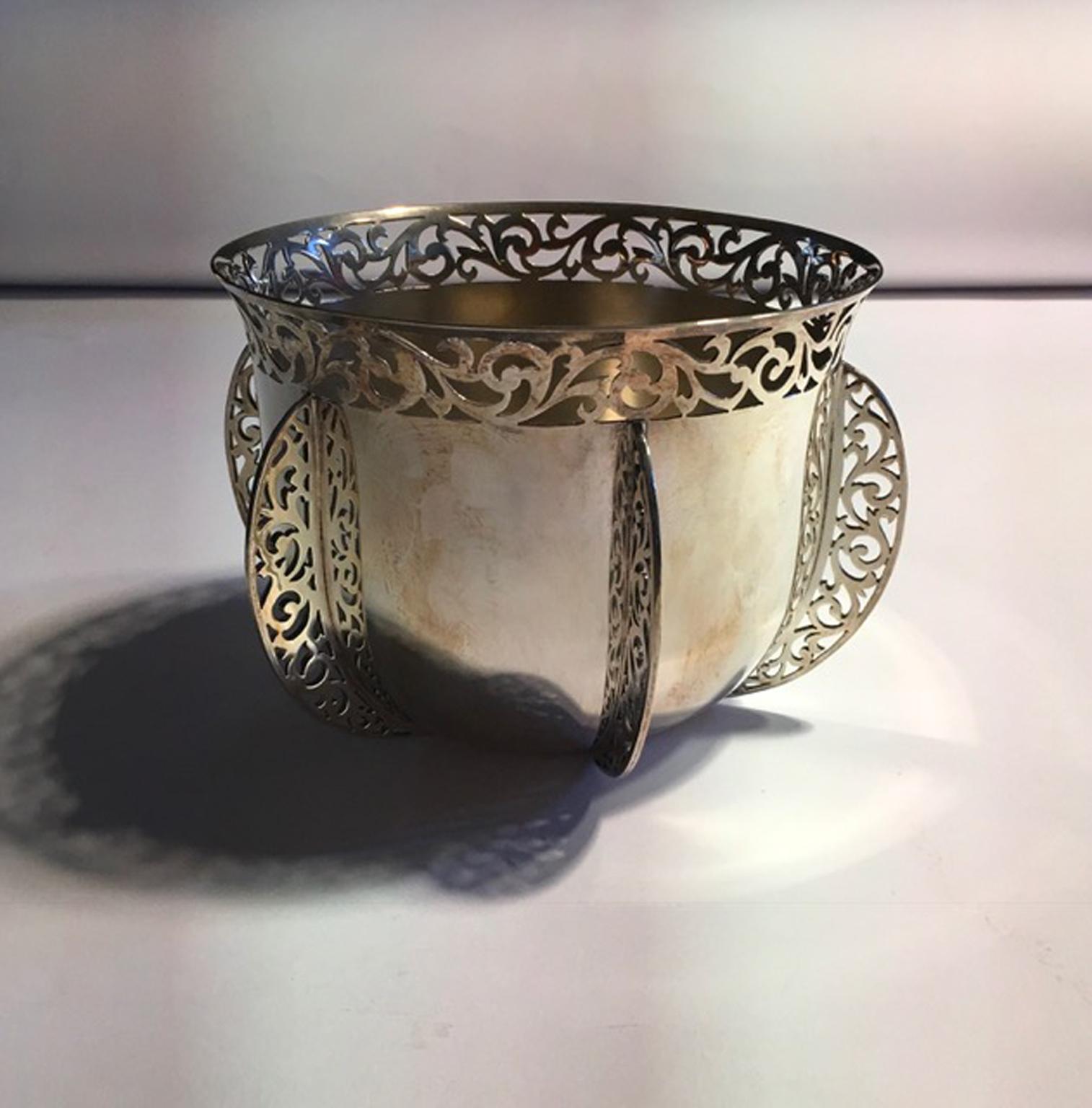 London Early 20th Century Sterling Silver Bowl by Goldsmiths & Silversmiths For Sale 10