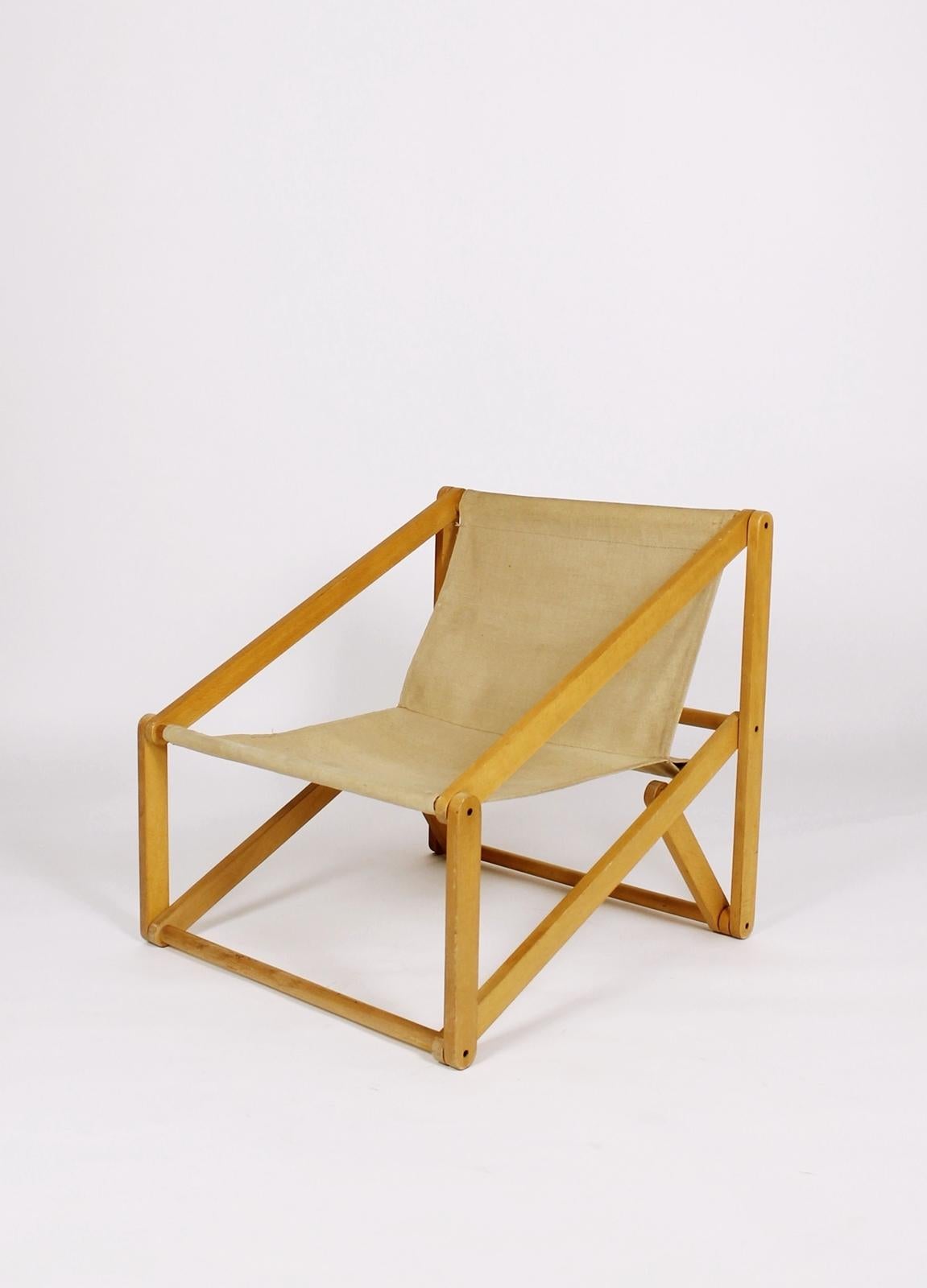Stunning folding easy chair London
by Günter Sulz, designed in 1971
Made by Behr & Sulz Stuttgart 

beech wood frame, canvas cover



Neue Möbel, 1982, S. 47; Möbeldesigner Portraits Baden Württemberg, S. 115.

Bundespreis 'Gute Form',
