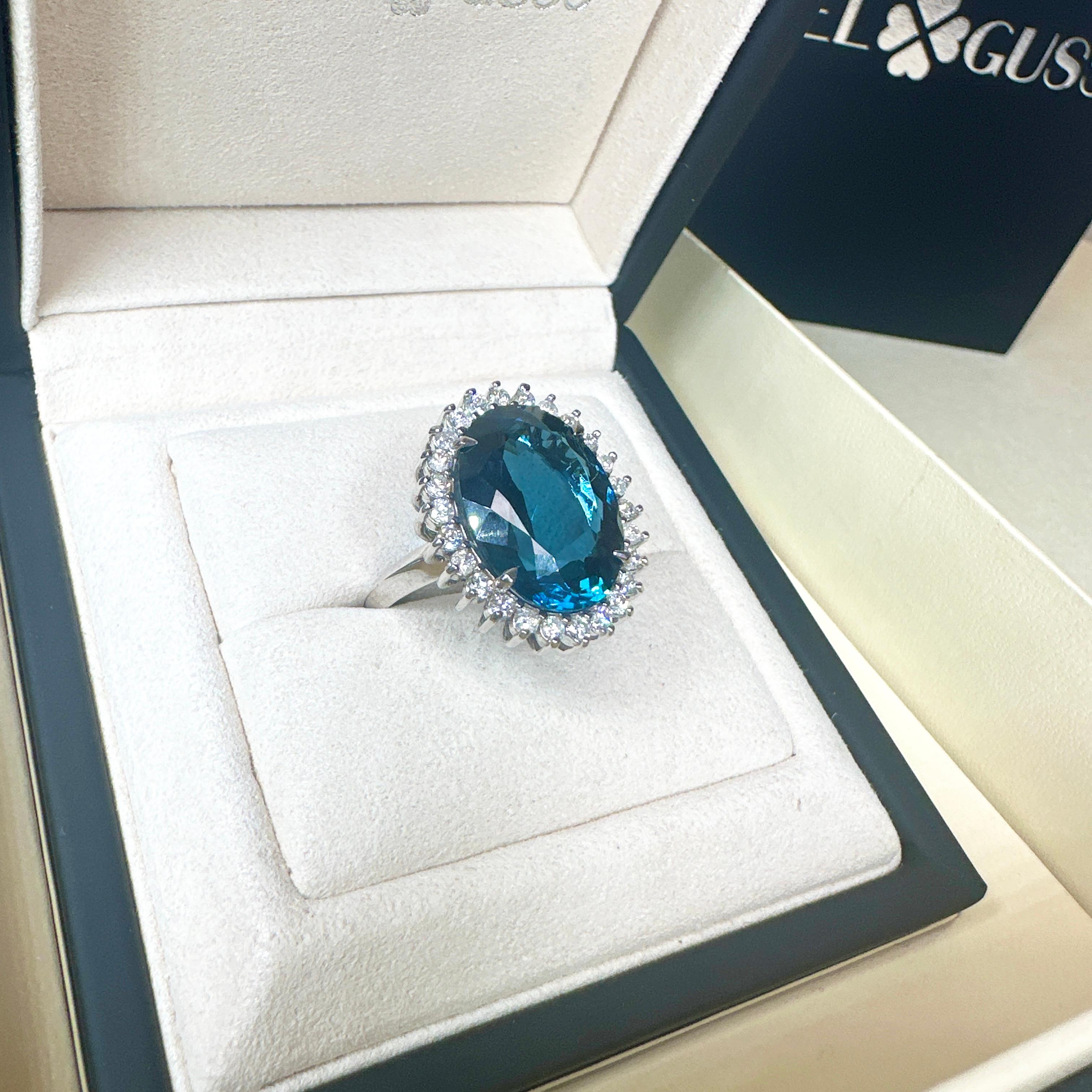 Bague Lady D de Londres  - Or massif 18 carats, diamants et topaze bleue de Londres en vente 4