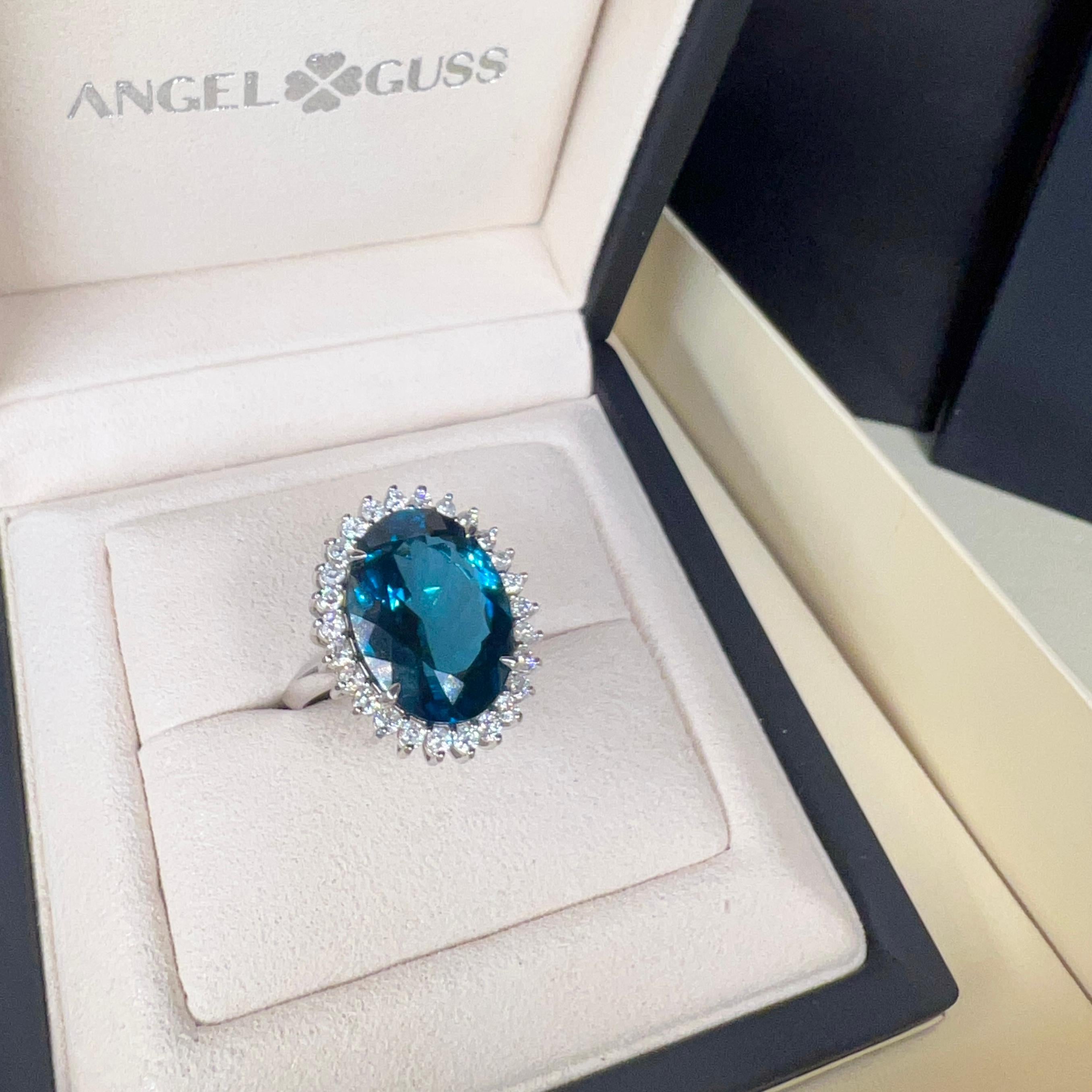London Lady D Ring 18K Solid Gold-Diamond London Topaz -Substantial Gold Content For Sale 2
