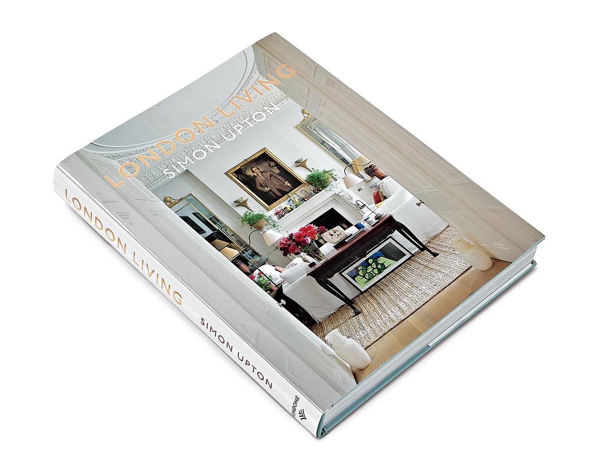 London Living Town and Country Book by Simon Upton In New Condition For Sale In New York, NY