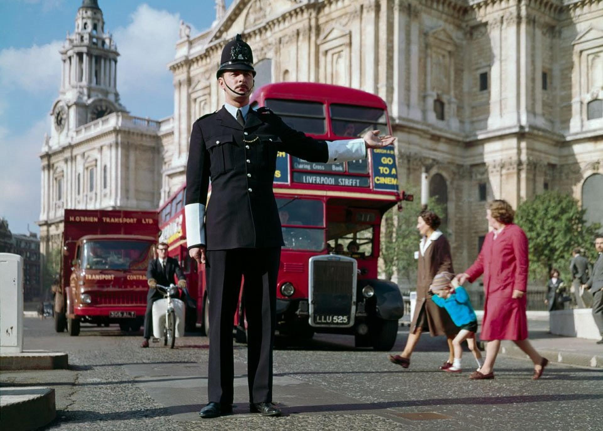 London, Portrait of a City, XL Book 4