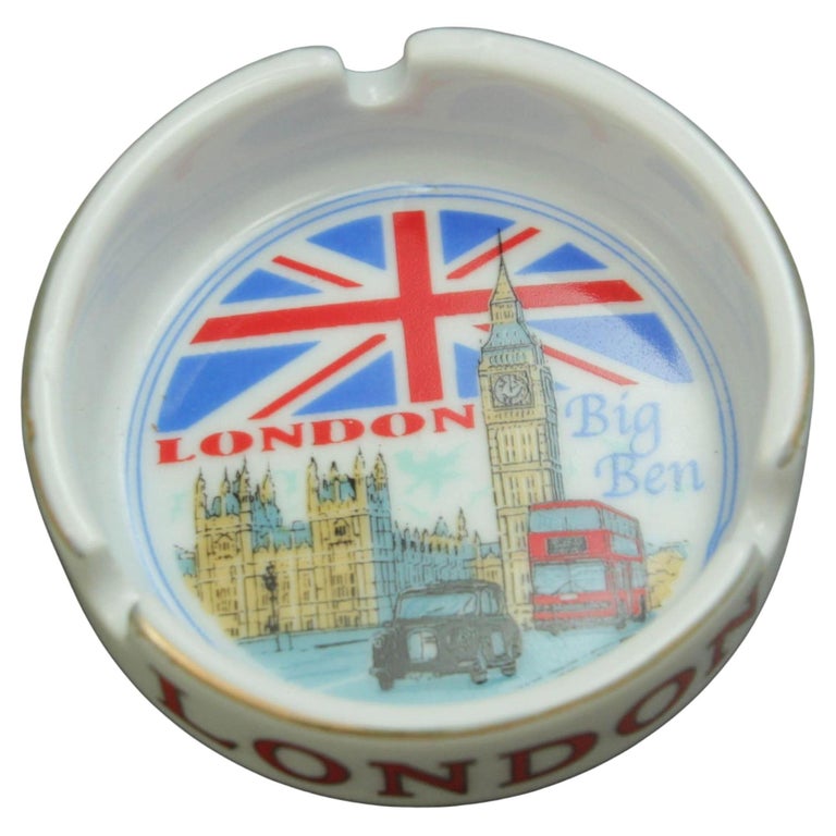 Runde Aschenbecherschale aus Londoner Souvenir-Porzellan mit britischen Wahrzeichen im Angebot bei 1stDibs Deutschland