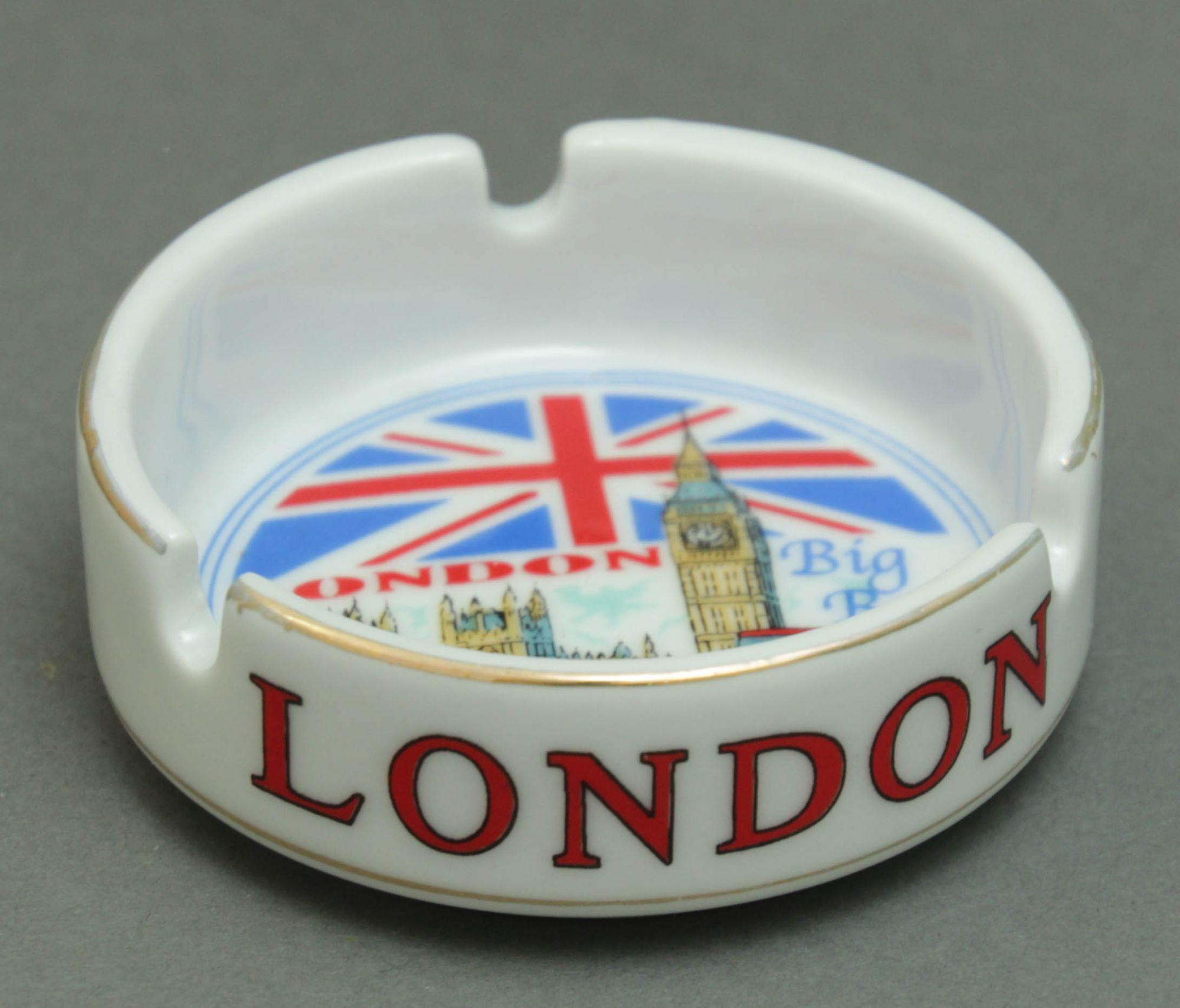 English London Souvenir Porcelain Round Ashtray Dish with UK Landmarks For Sale