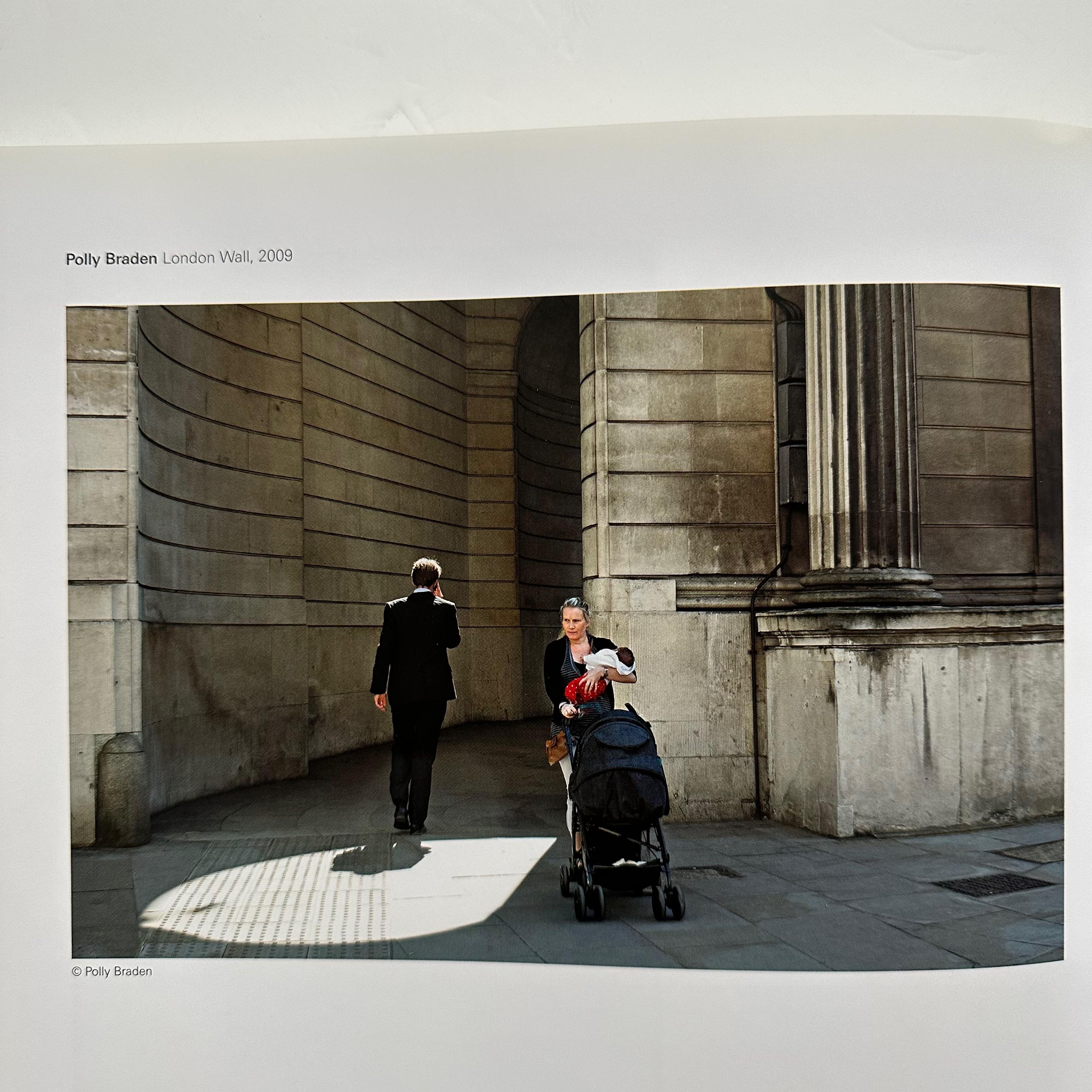 Contemporary London Street Photography 1860-2010 - Mike Seaborne & Anna Sparham - 2012