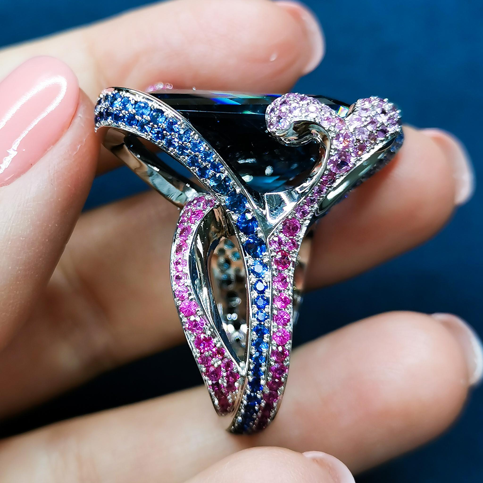 Contemporary London Topaz 41.79 Carat Blue Pink Sapphires 18 Karat White Gold New Age Ring For Sale