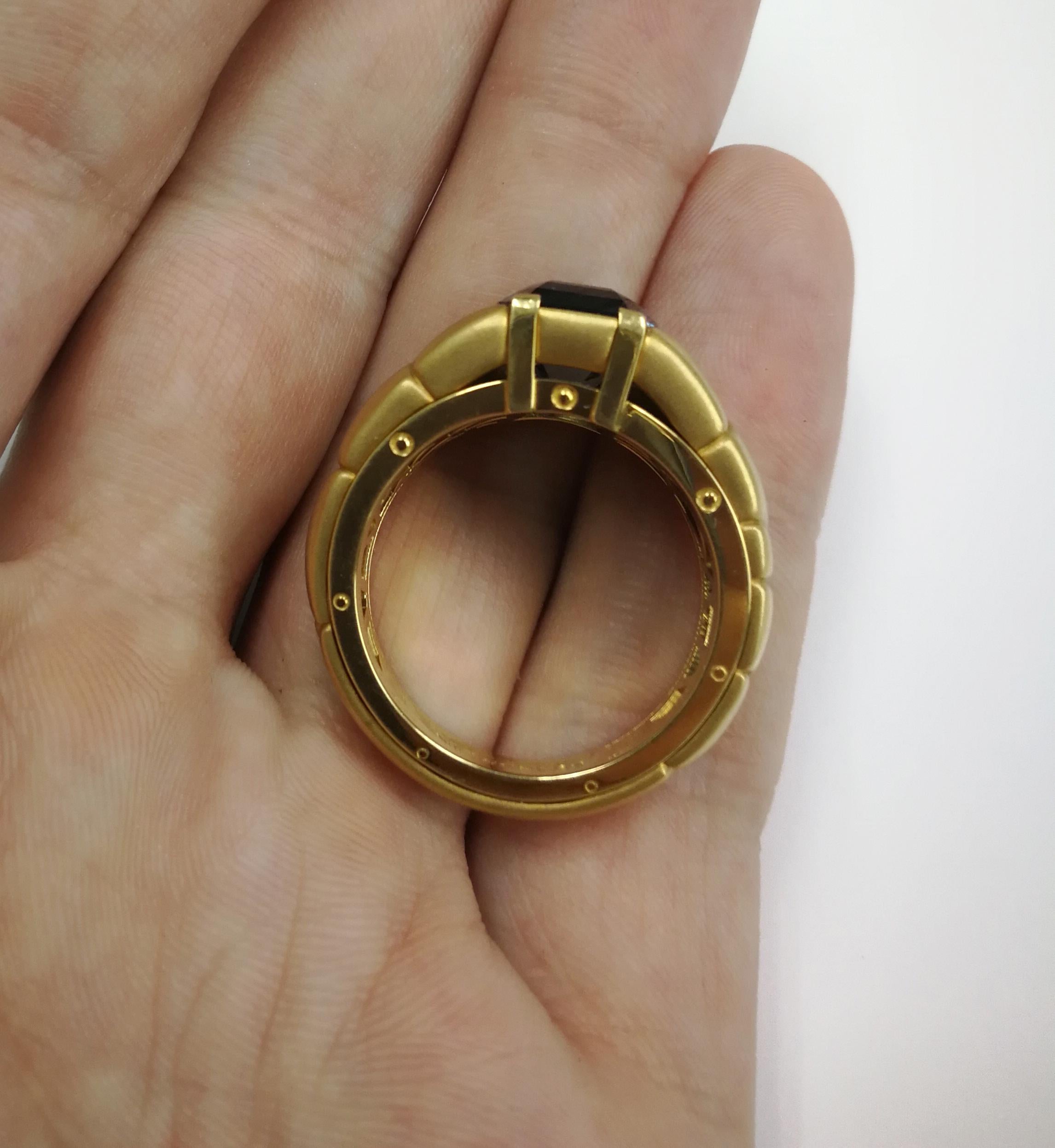 Contemporary London Topaz 7.69 Carat 18 Karat Yellow Gold Male Inca Ring For Sale