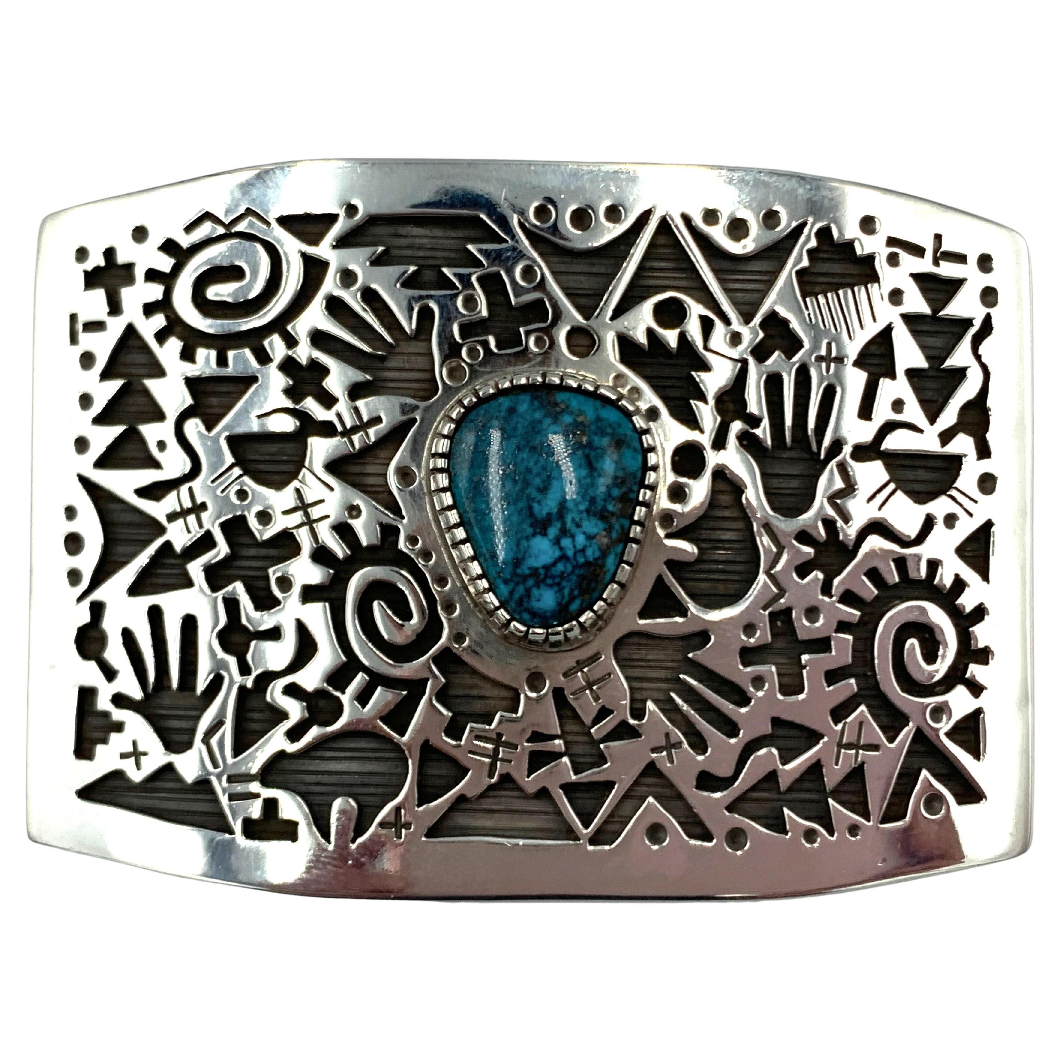 Hollow Form Sterling Silber Western Gürtelschnalle mit Overlaid Petroglyph Designs und mit natürlichen Lone Mountain Türkis aus Nevada gesetzt. Diese Schnalle erforderte sechs verschiedene Lötlinien und ist erst die zweite, die Kee auf diese Weise