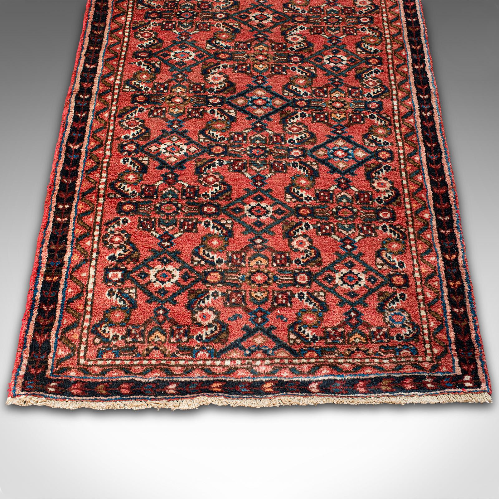 Vintage Malayer Runner, Persian, Hall, Rug, Carpet, 20th Century In Good Condition For Sale In Hele, Devon, GB