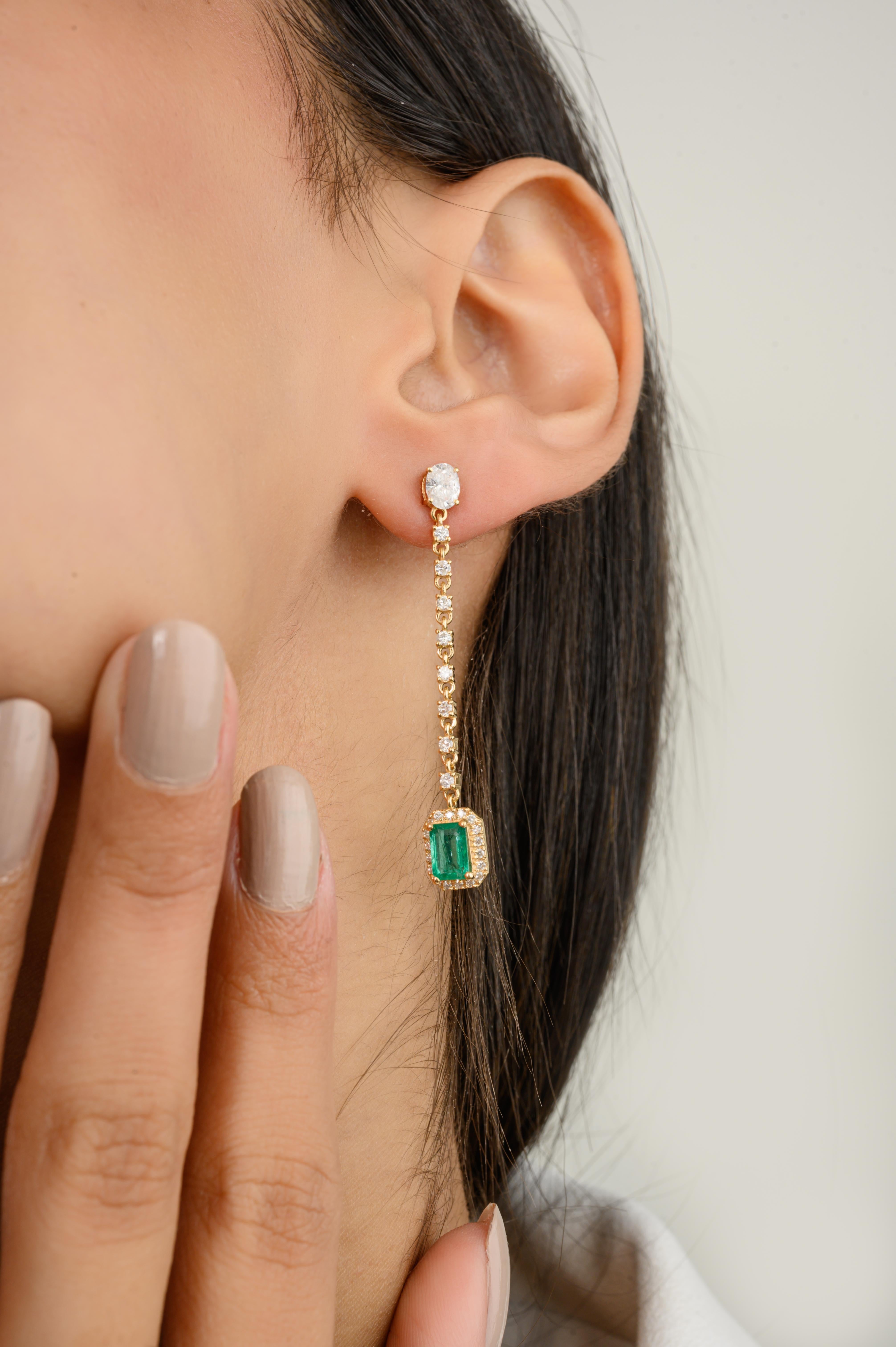 Ottagono Orecchini pendenti lunghi in oro giallo massiccio 18k con diamante smeraldo reale in vendita