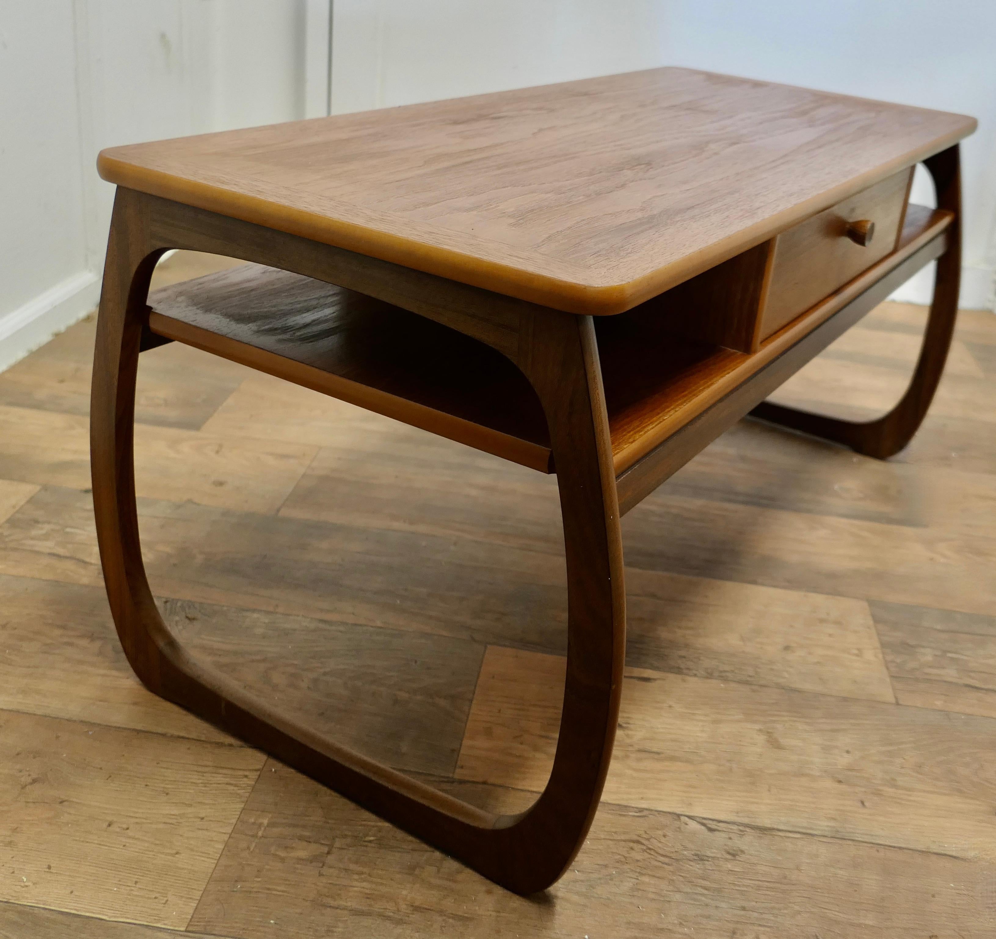 Long 1950s Parker Knoll Cube Shape Coffee Table  This is a good sturdy table  In Good Condition For Sale In Chillerton, Isle of Wight