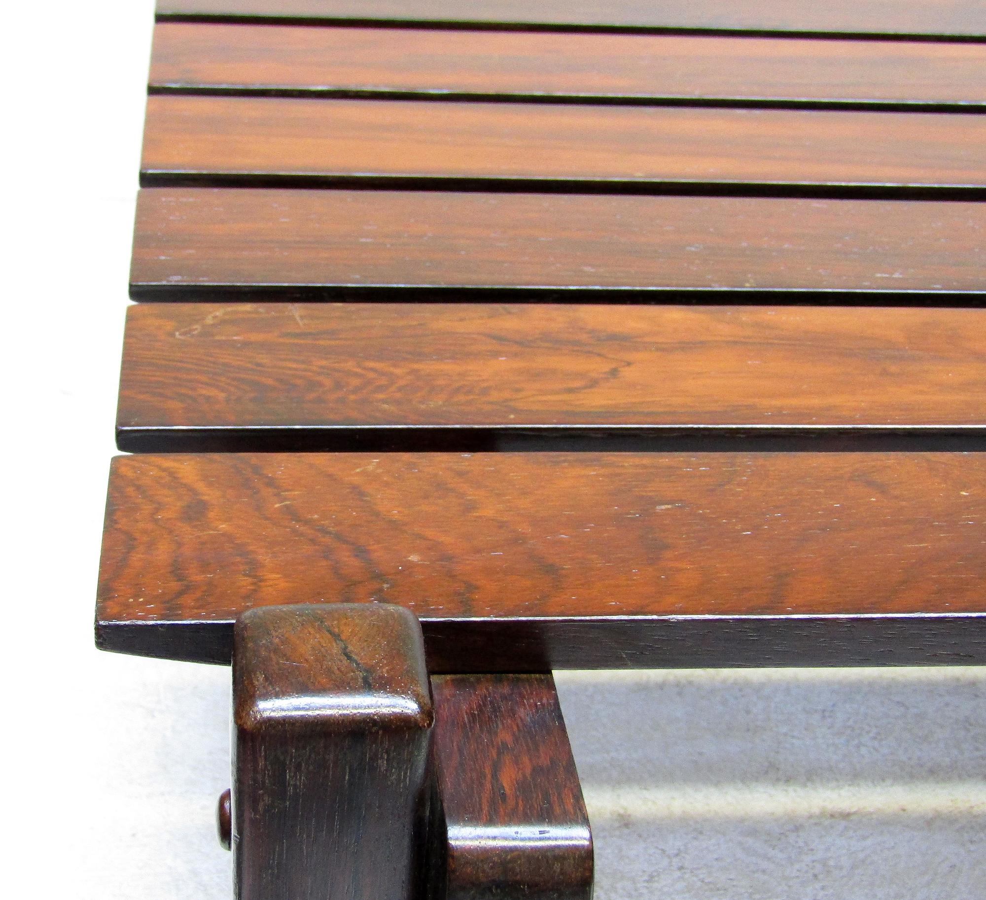 Banc/table basse à lattes brésiliennes des années 1960 en bois de rose de Rio en vente 6