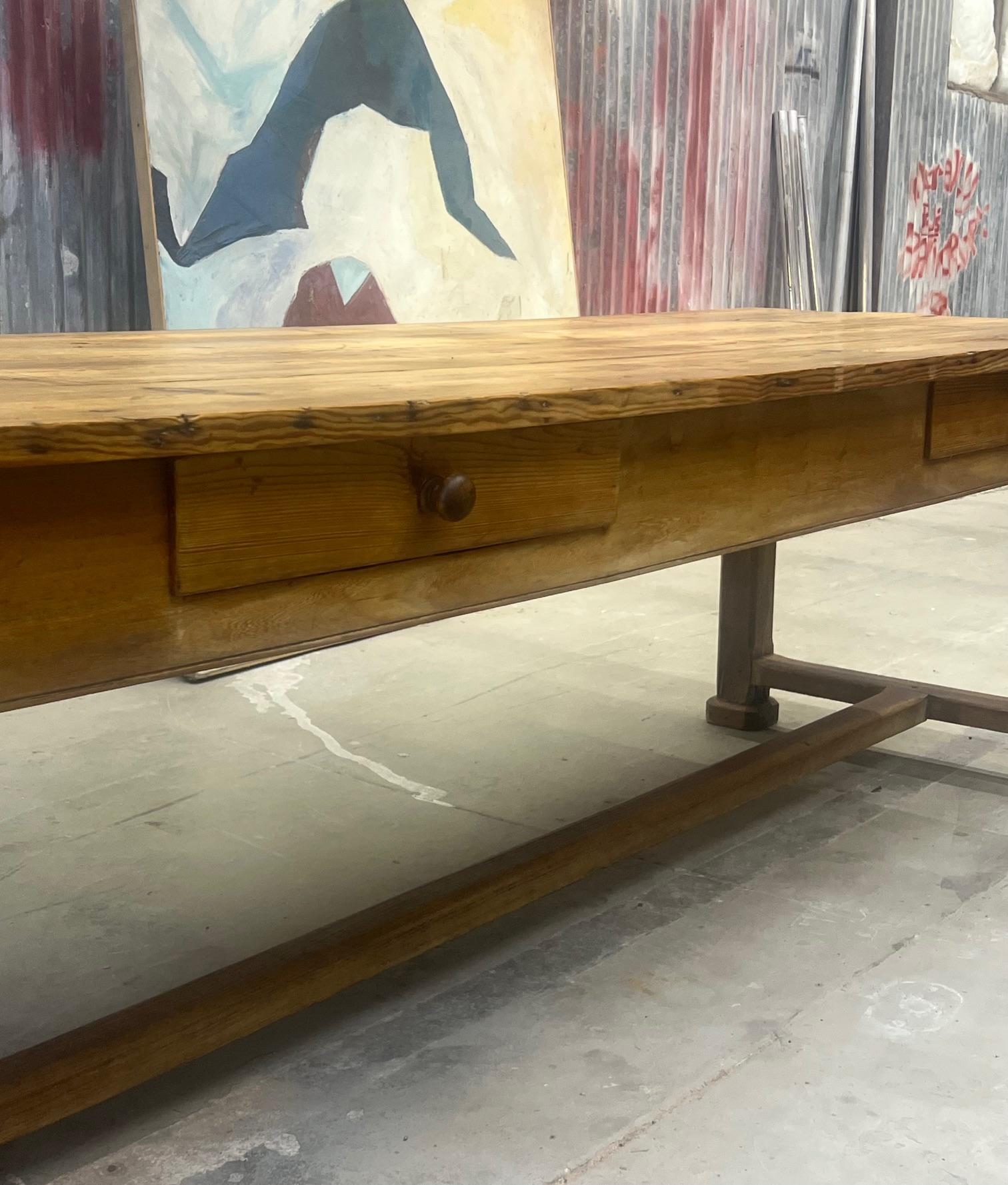 Rustique Longue table de couture / salle à manger française du 19e siècle en vente