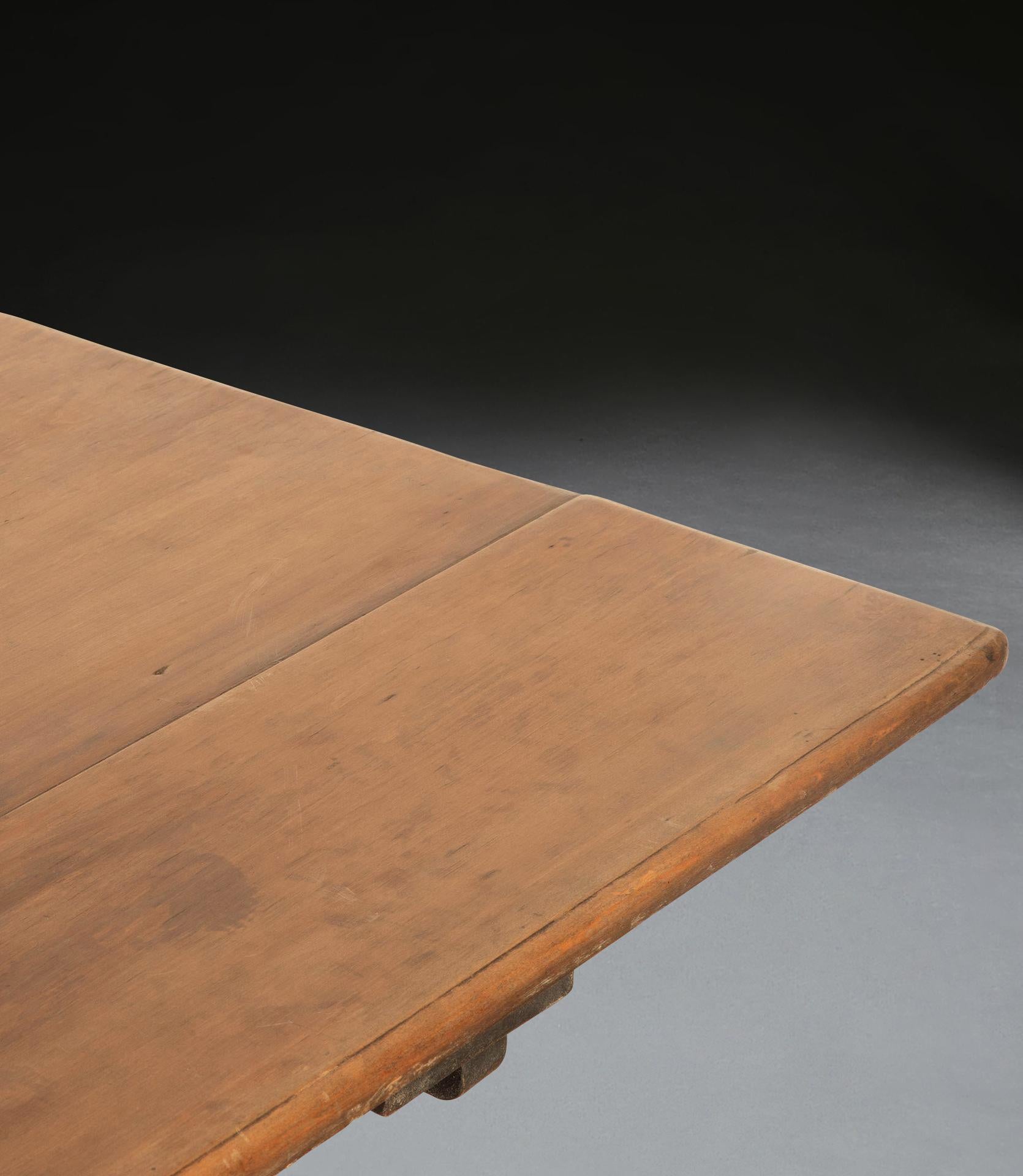Mesa larga de taberna del siglo XIX en venta 3