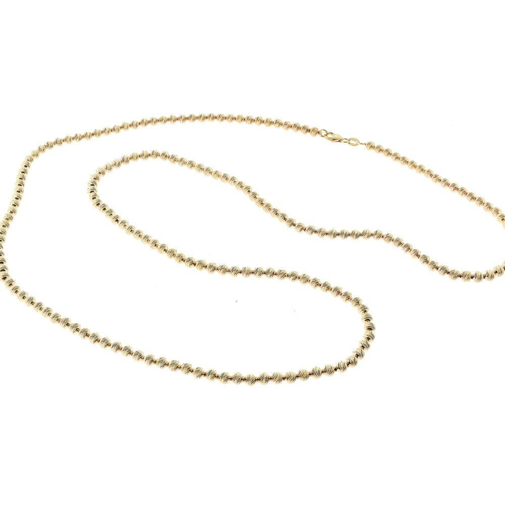 Long collier d'Italie en or rose avec petites perles Bon état - En vente à Miami, FL