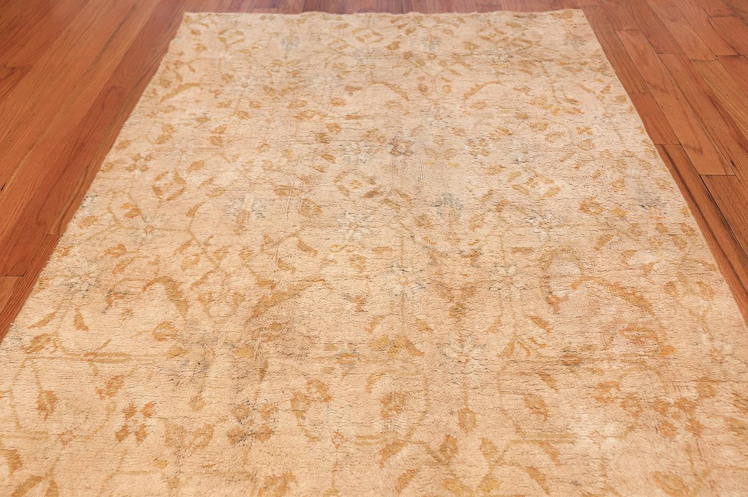 Long and Narrow Luxurious Ivory Indian Agra Antique Runner Rug 4'6