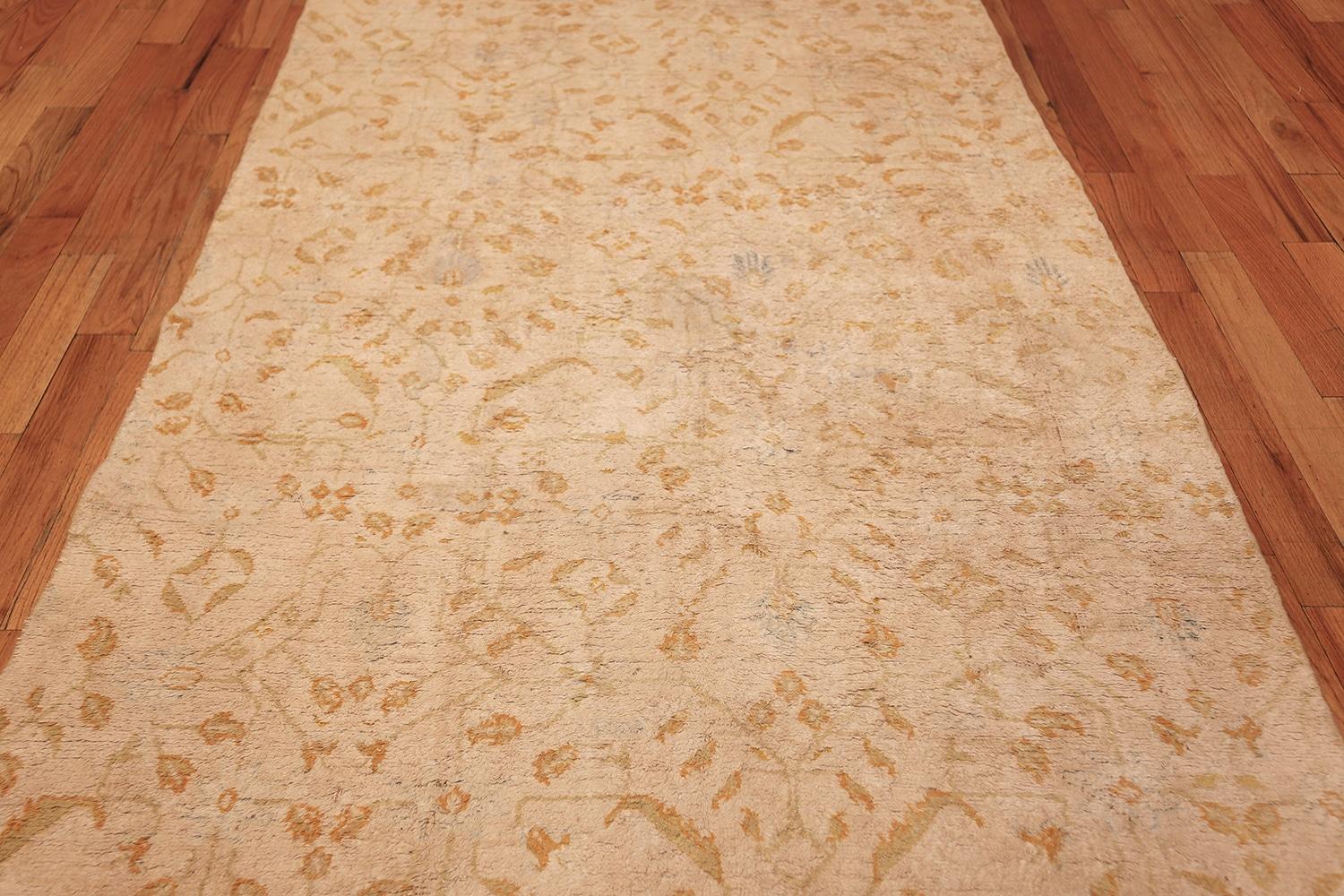 Long and Narrow Luxurious Ivory Indian Agra Antique Runner Rug 4'6