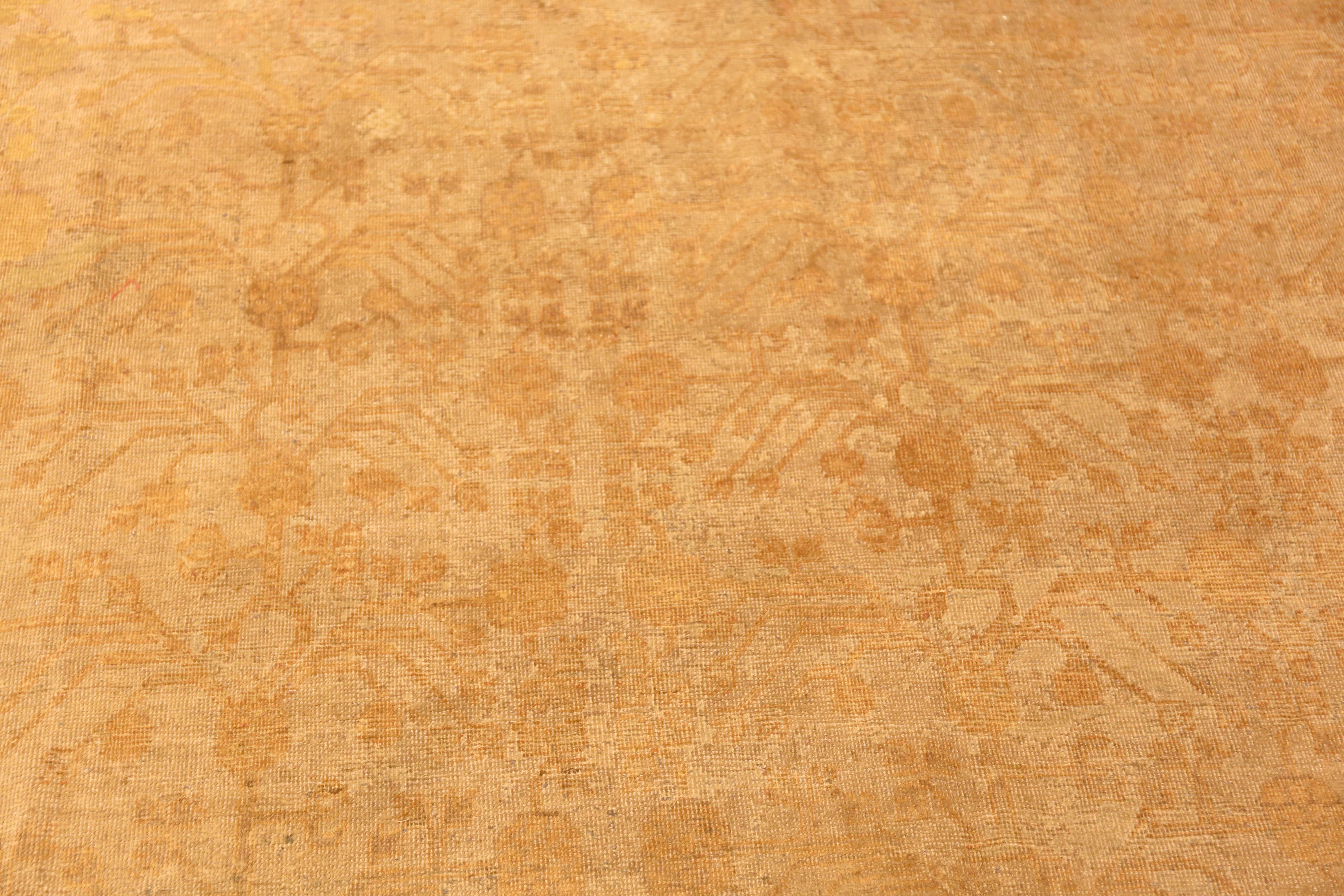 Langes und schmales antikes Khotan-Teppich in Granatapfeldesign 8'9