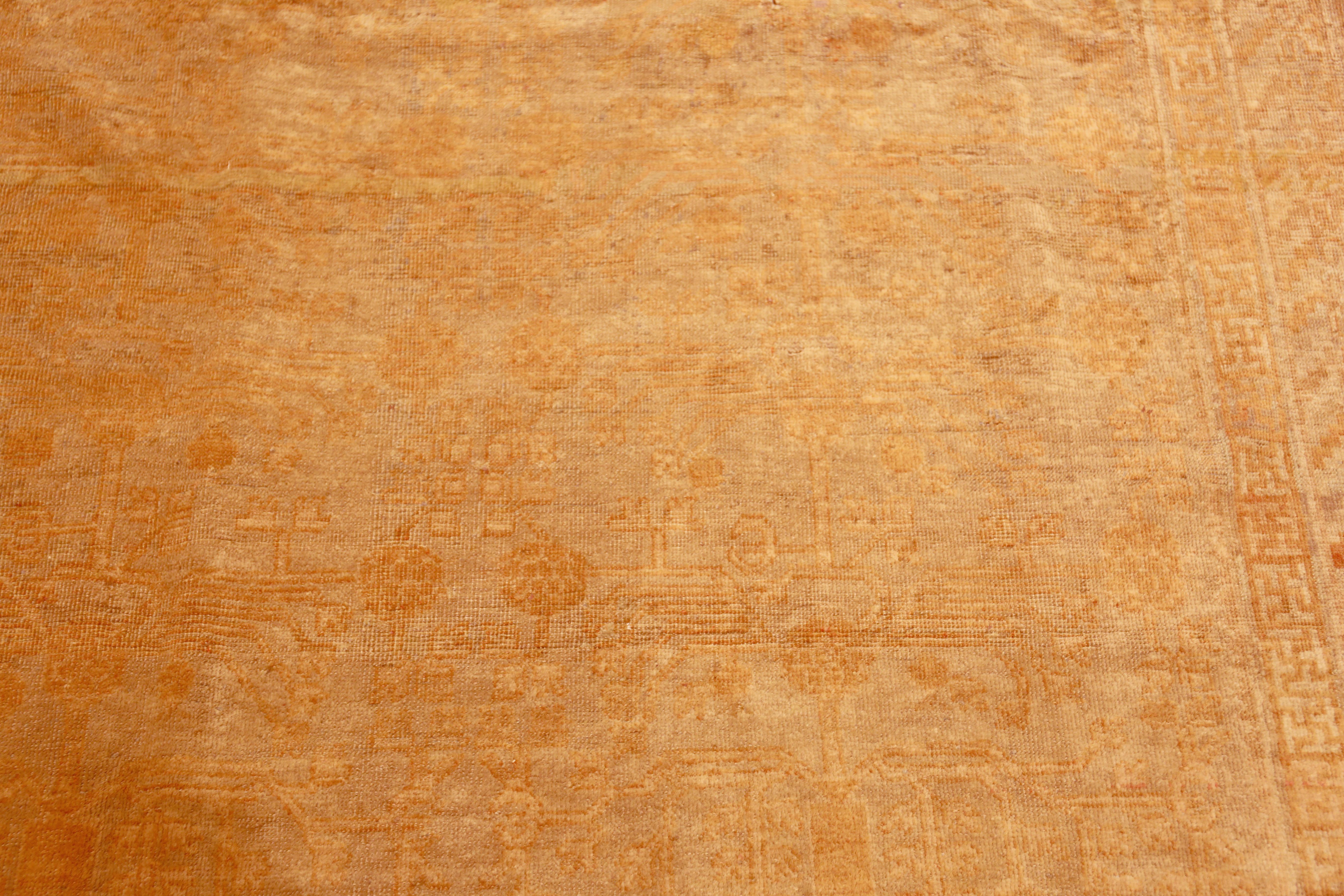 Langes und schmales antikes Khotan-Teppich in Granatapfeldesign 8'9