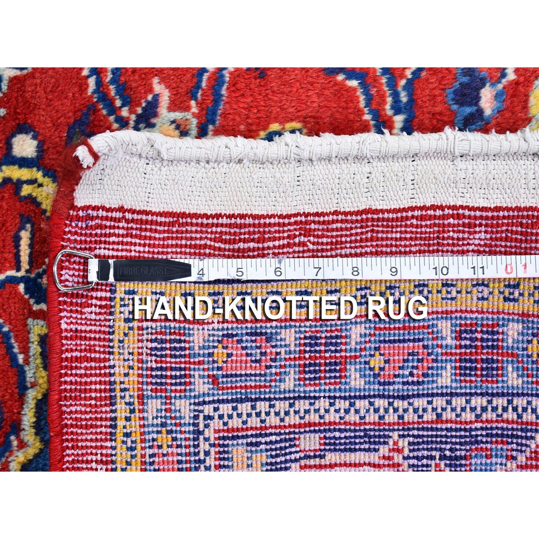 Langer und schmaler persischer Kashan-Teppich aus dicker und plüschiger Wolle, handgeknüpft im Angebot 4