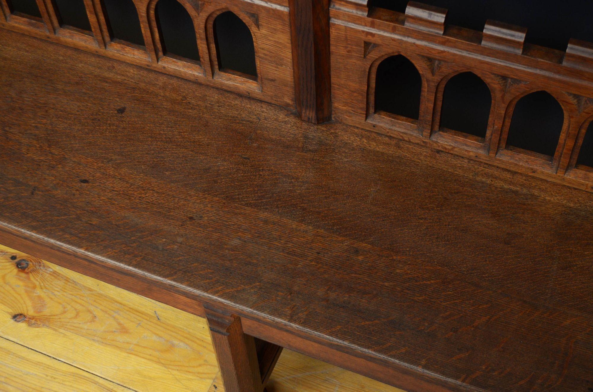 Long and Stylish Victorian Gothic Revival Hall Bench in Oak / Church Pew For Sale 8