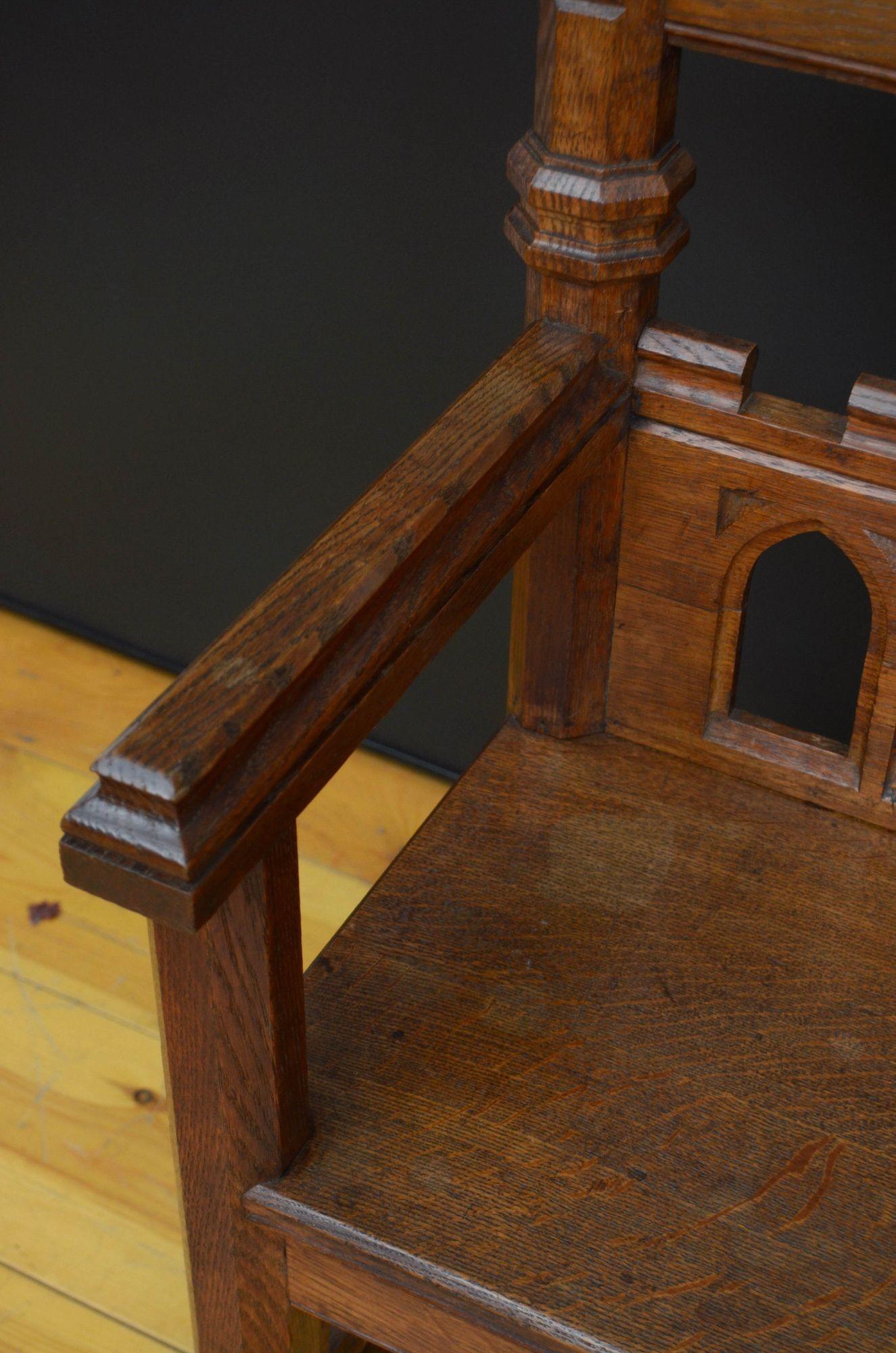 Long and Stylish Victorian Gothic Revival Hall Bench in Oak / Church Pew For Sale 2