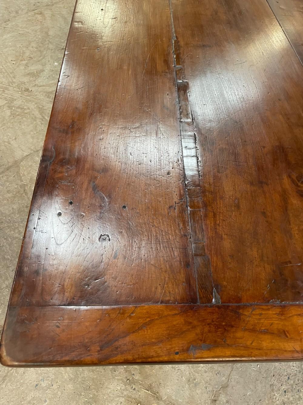 Long and wide antique cherrywood farmhouse table In Good Condition In Budleigh Salterton, GB