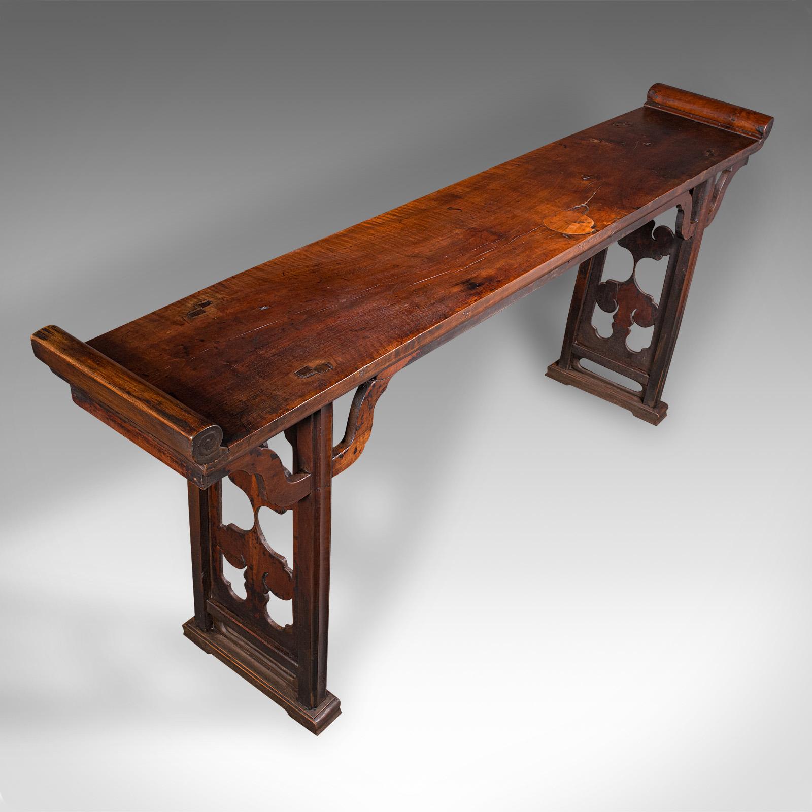 Mesa de altar larga antigua, olmo oriental, expositor, salón, dinastía Qing, victoriana Mediados del siglo XIX en venta