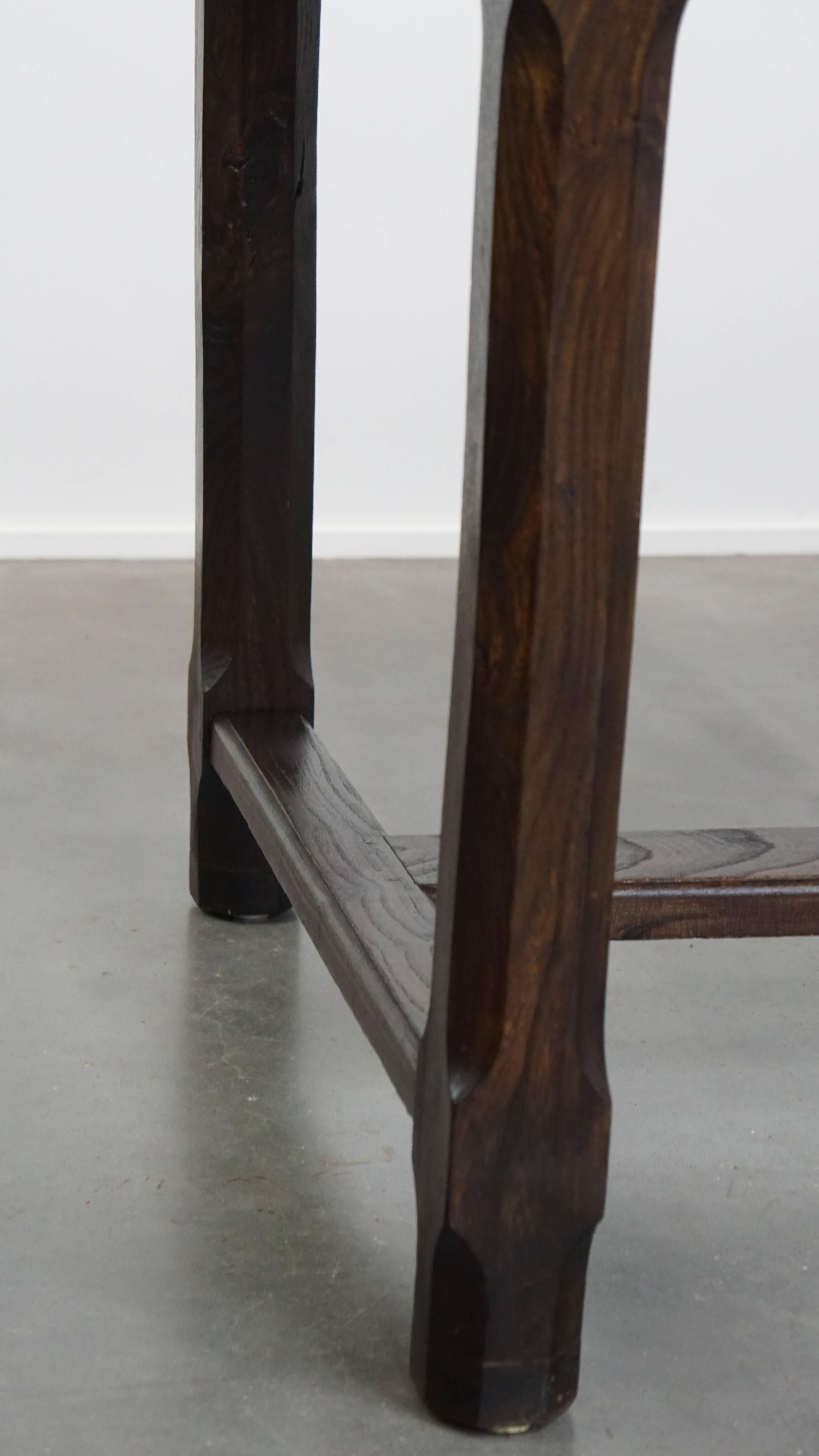 Longue table de salle à manger ancienne en orme anglais du début du 19e siècle en vente 5