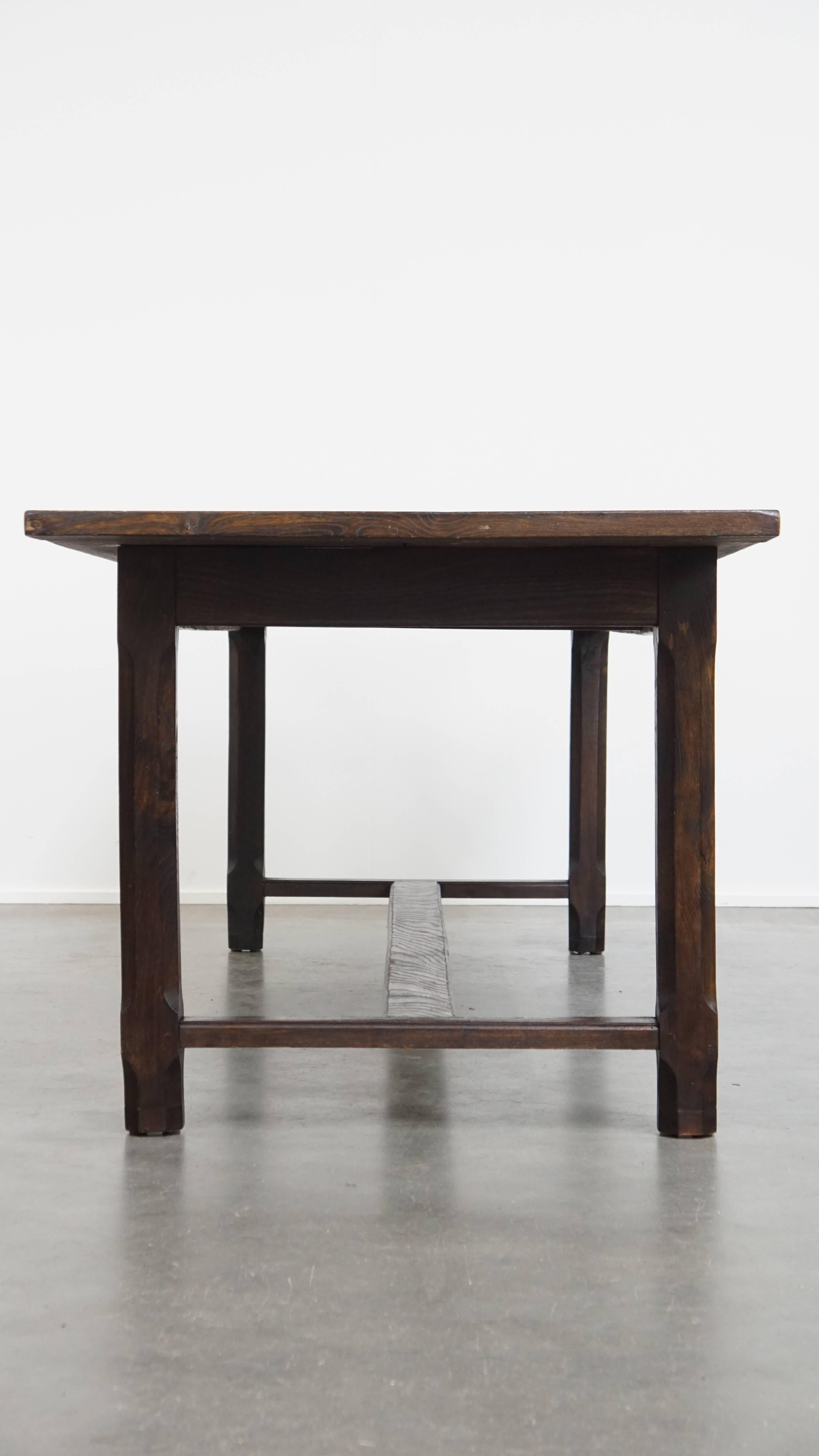 Fait main Longue table de salle à manger ancienne en orme anglais du début du 19e siècle en vente