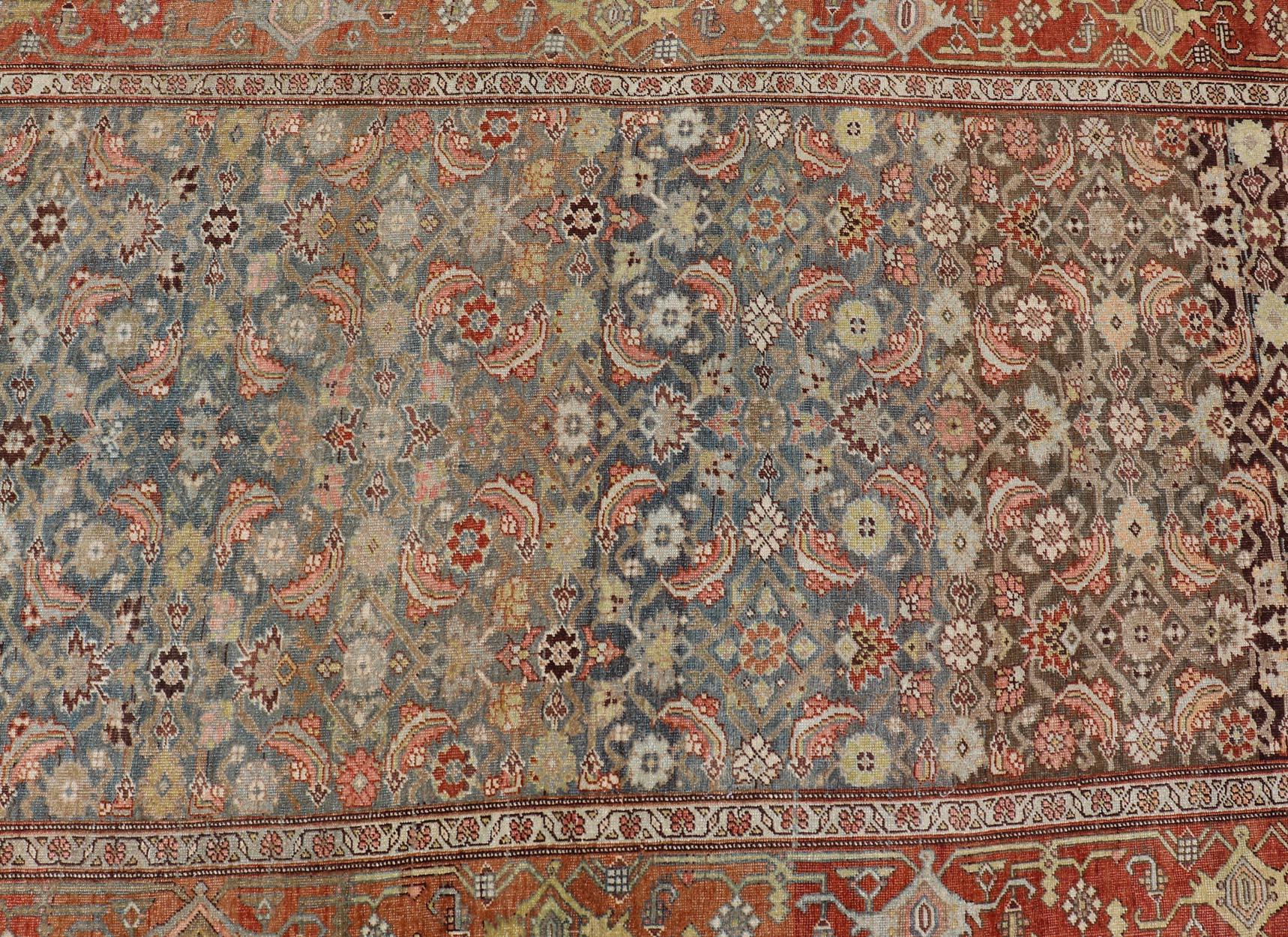 Long tapis persan ancien Bidjar Gallery avec un design sub-géométrique all-over.
Keivan Woven Arts ; tapis KBE-210301 ; pays d'origine / type : Persan / CIRCA, vers 1900.
Mesures : 5'0 x 16'3 
Ce tapis ancien persan Bidjar de taille galerie présente