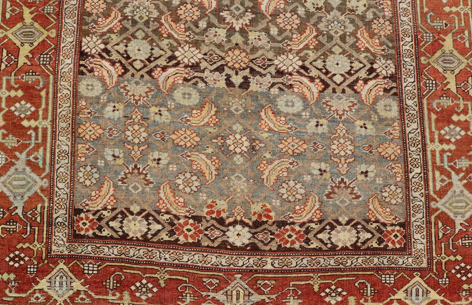 Laine Long tapis persan ancien Bidjar Gallery avec design Sub/One en vente