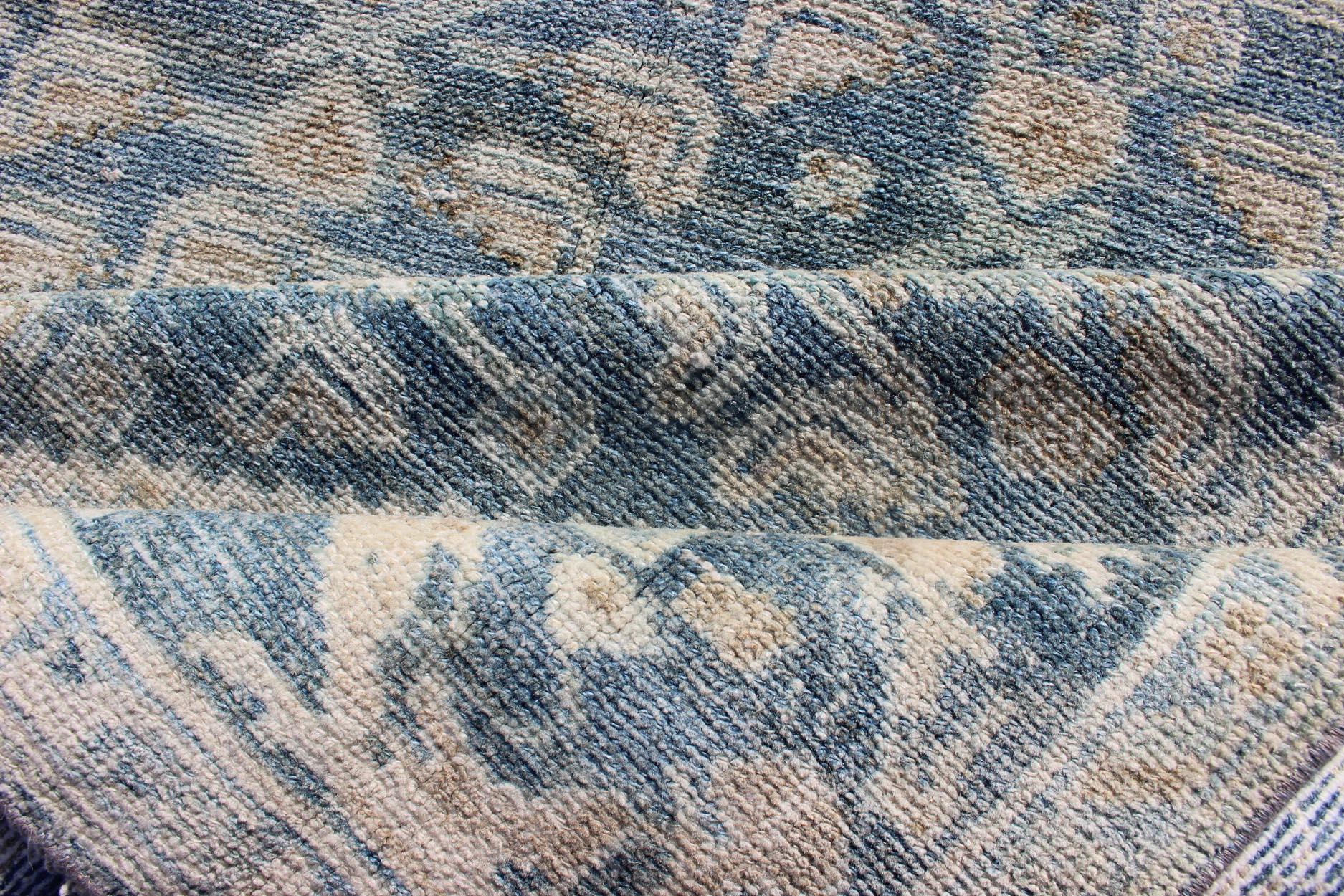 Langer antiker persischer Malayer-Läufer mit Herati-Muster in zartem Blau im Angebot 4