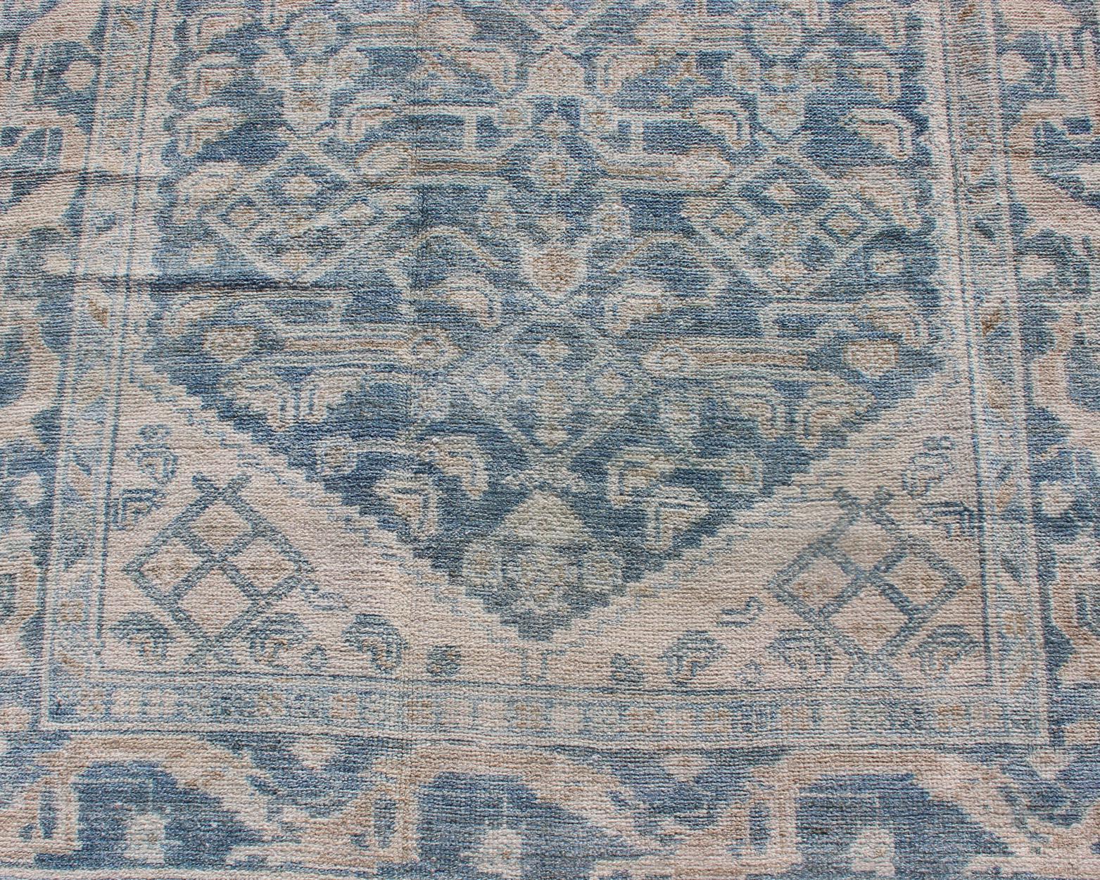 Langer antiker persischer Malayer-Läufer mit Herati-Muster in zartem Blau im Angebot 2